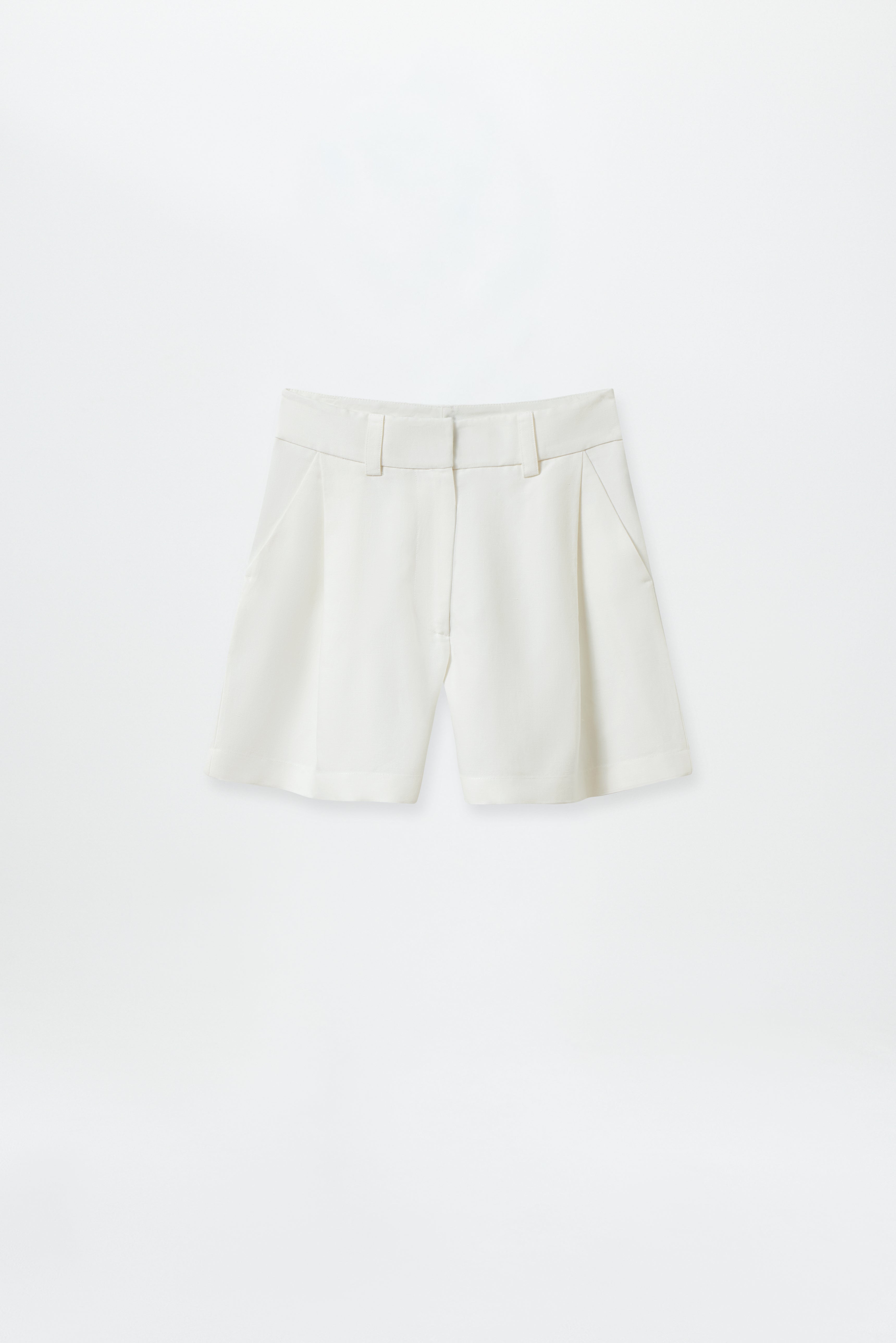 Linen Pleat Shorts Off-White
