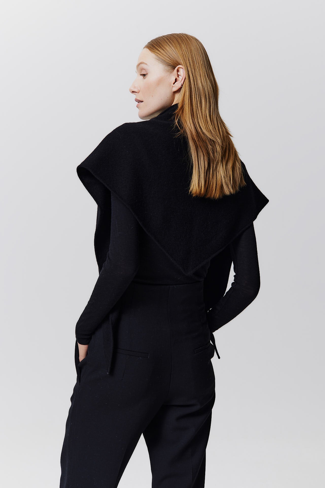 Cashmere Triangle Fine Knit Black