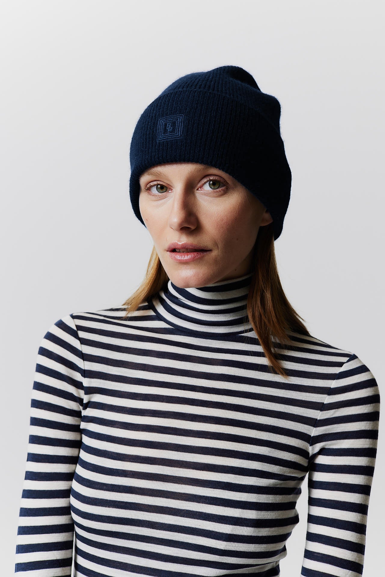 Cashmere Classic Beanie Dark Blue