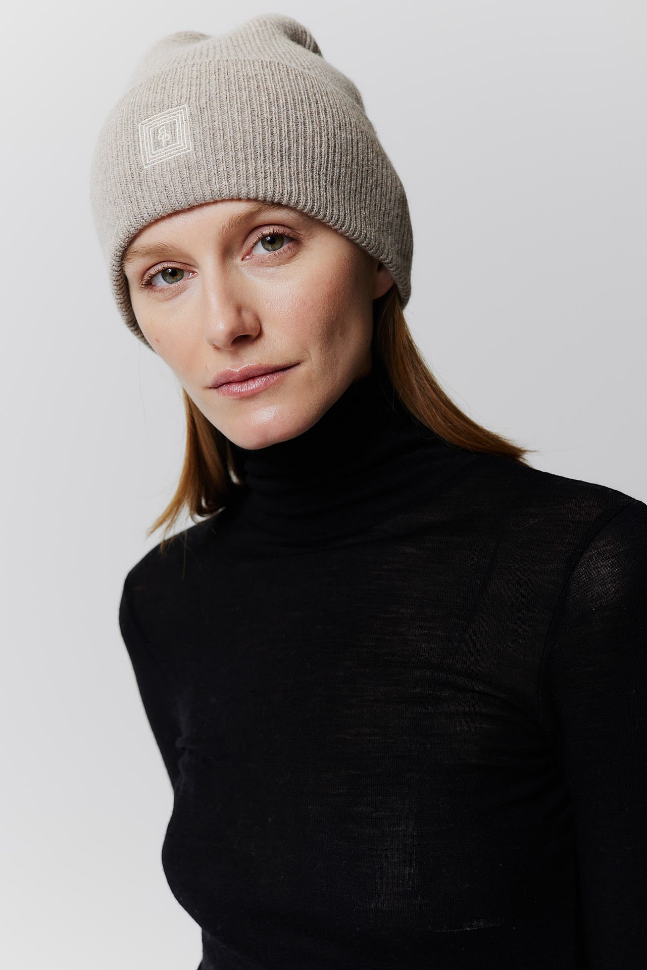 Cashmere Classic Beanie Taupe