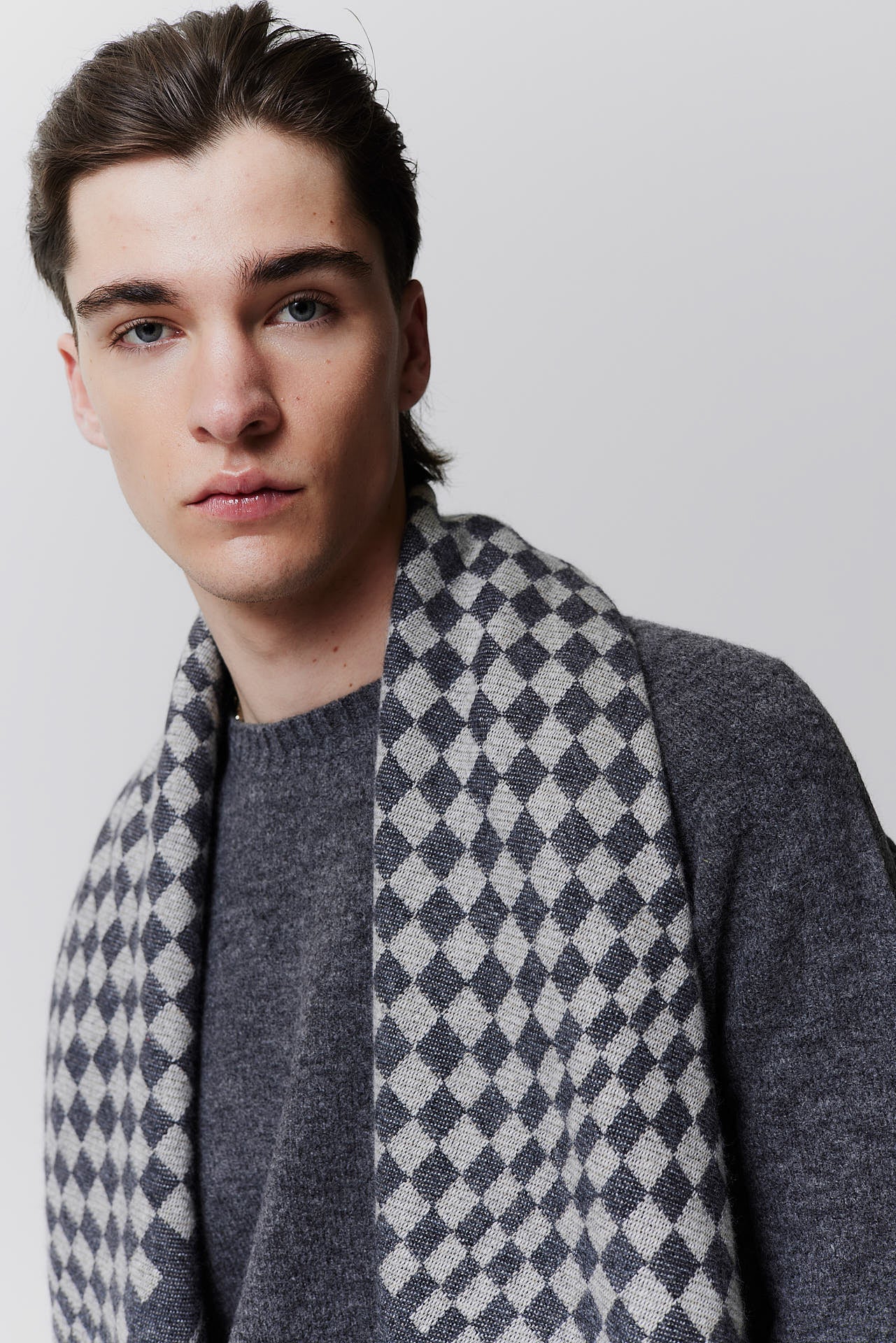 Cashmere Jacquard Triangle Black