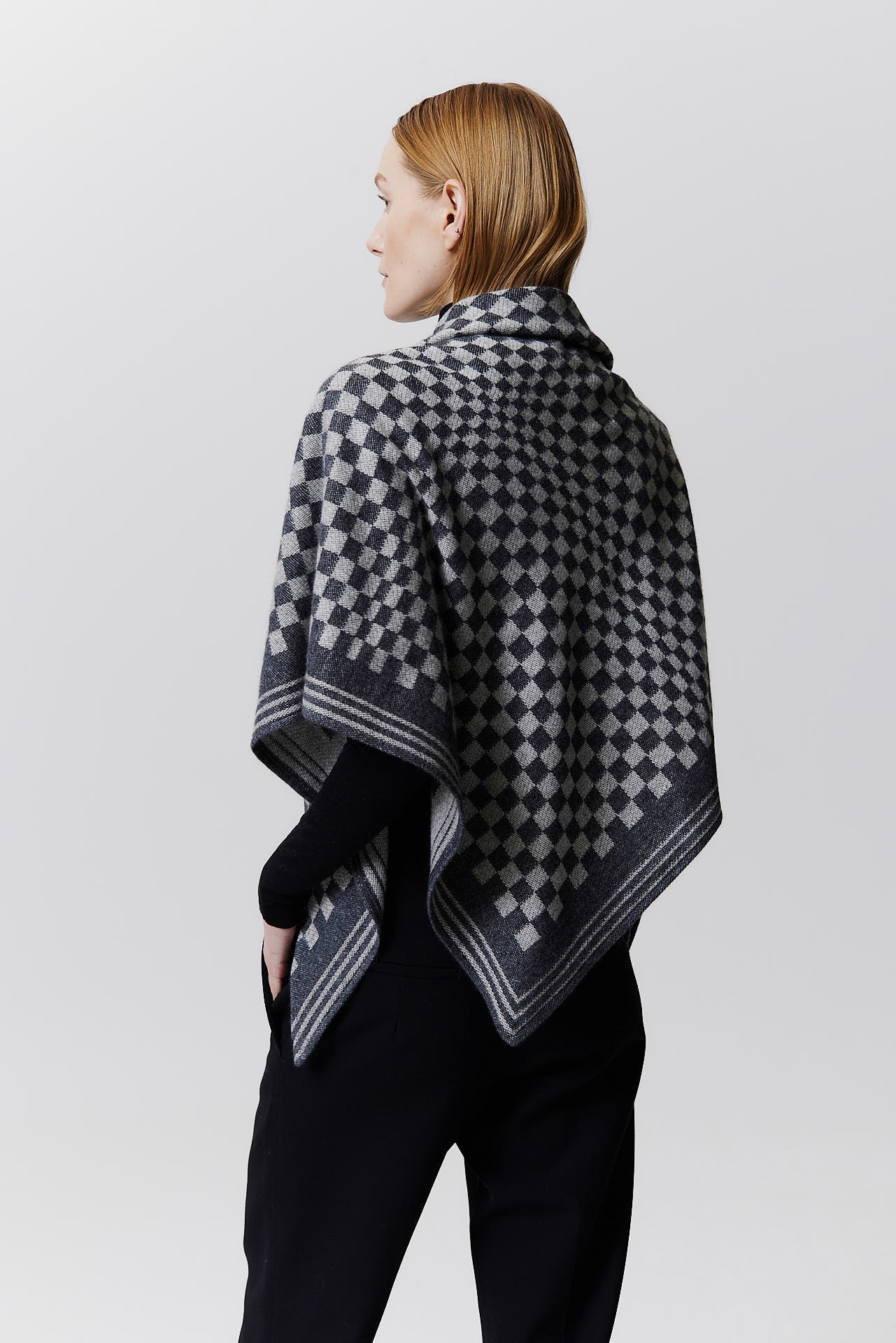 Cashmere Jacquard Triangle Black