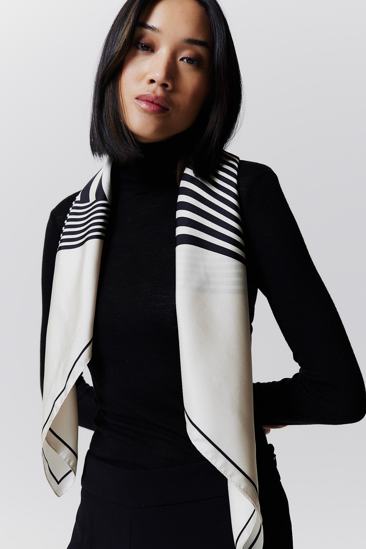 Silk Scarf Swirl 90 Off-White