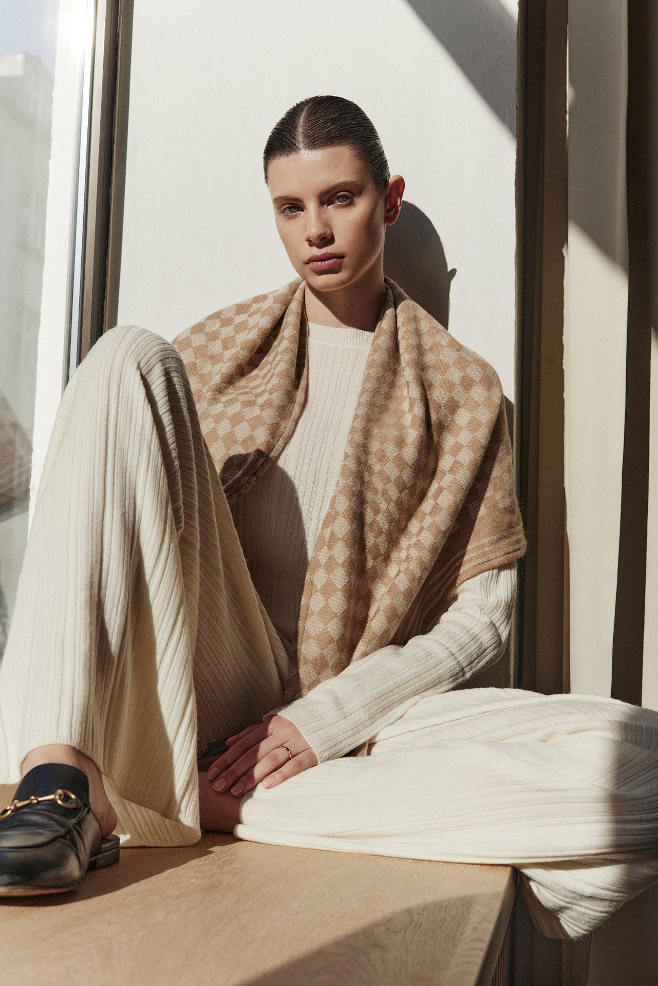 Cashmere Jacquard Triangle Beige