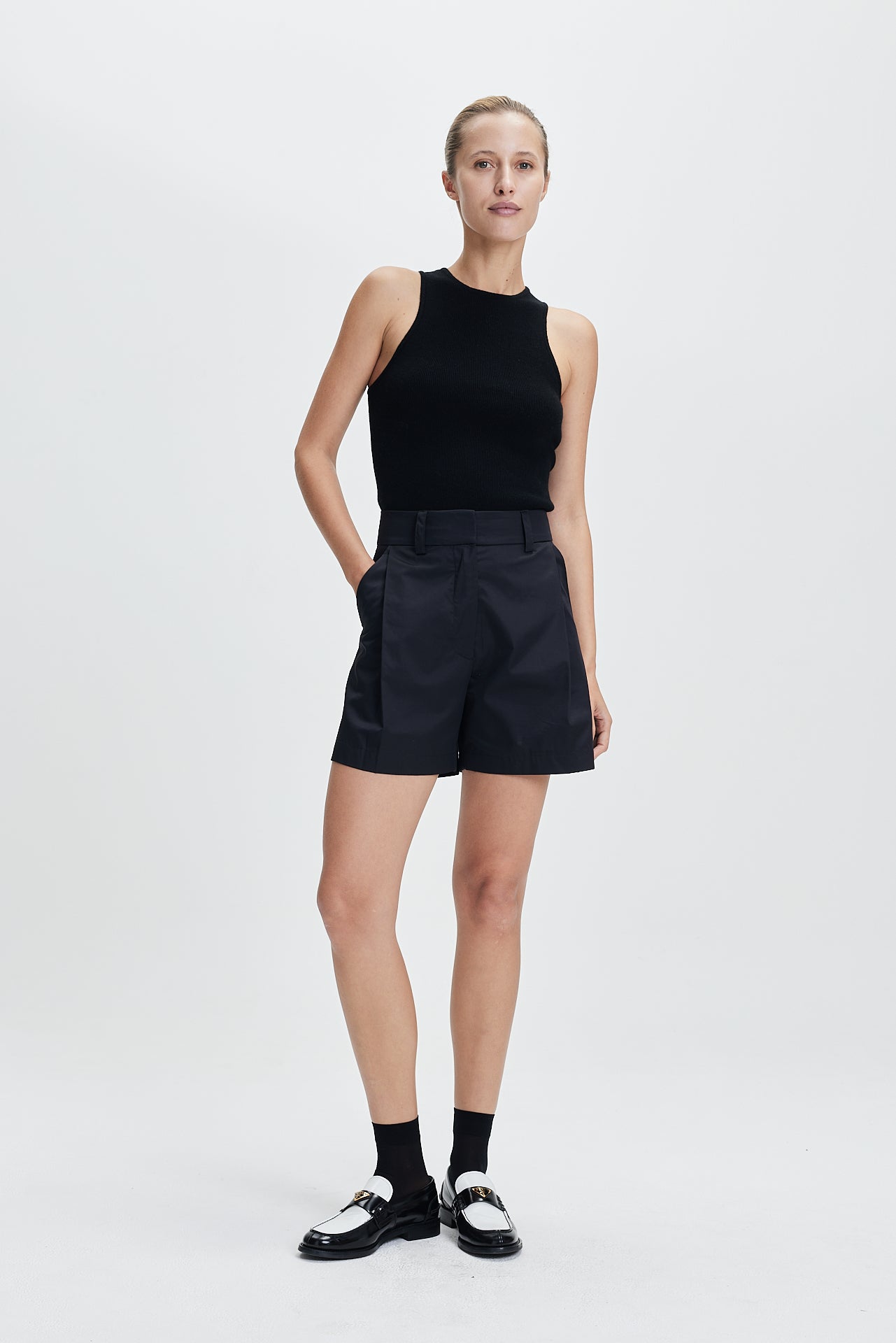 Cotton Pleat Shorts Black