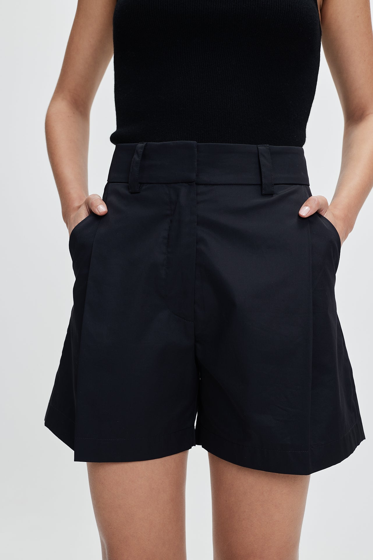 Cotton Pleat Shorts Black