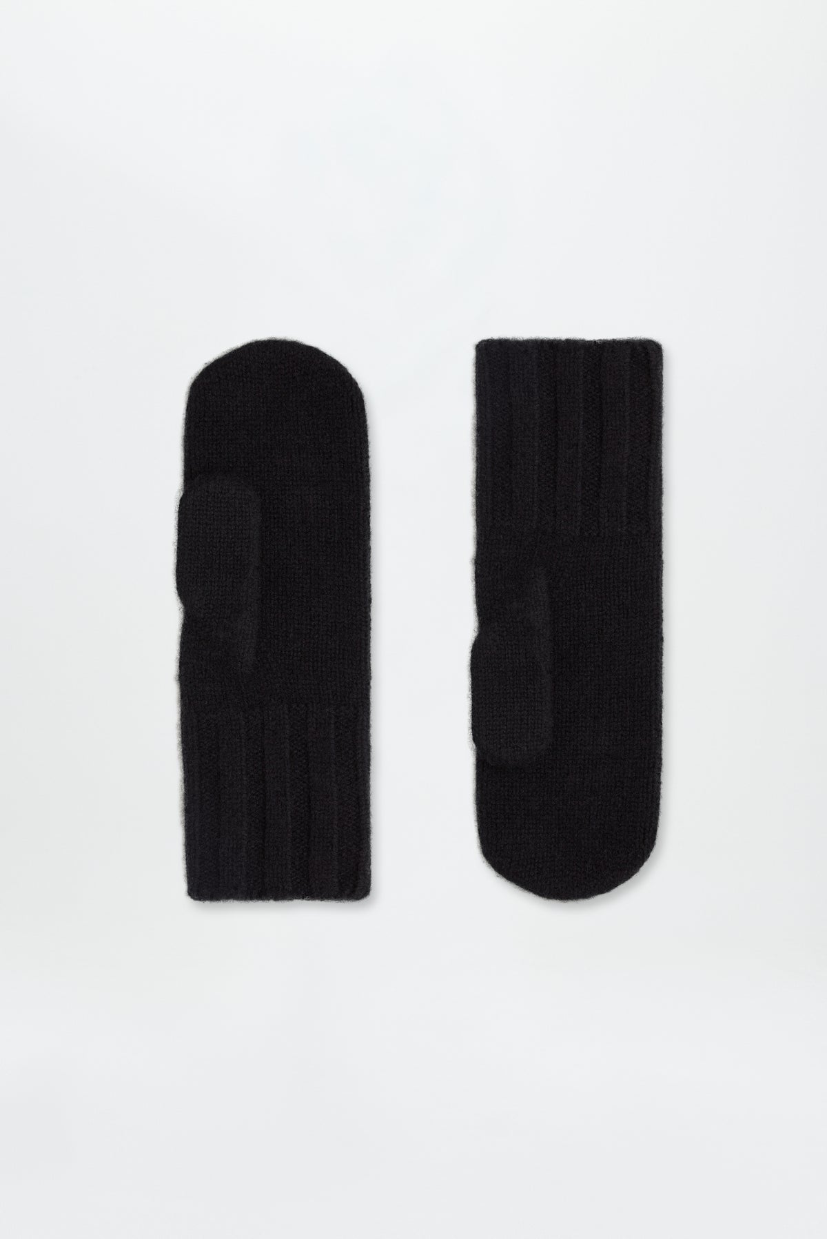 Lina Mittens Black