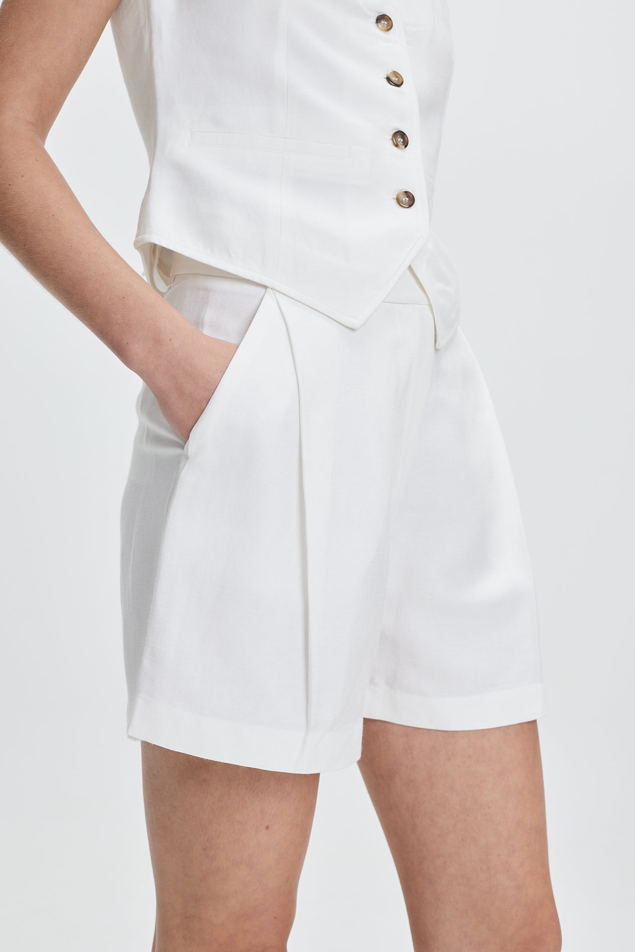 Lumi Shorts Off-White