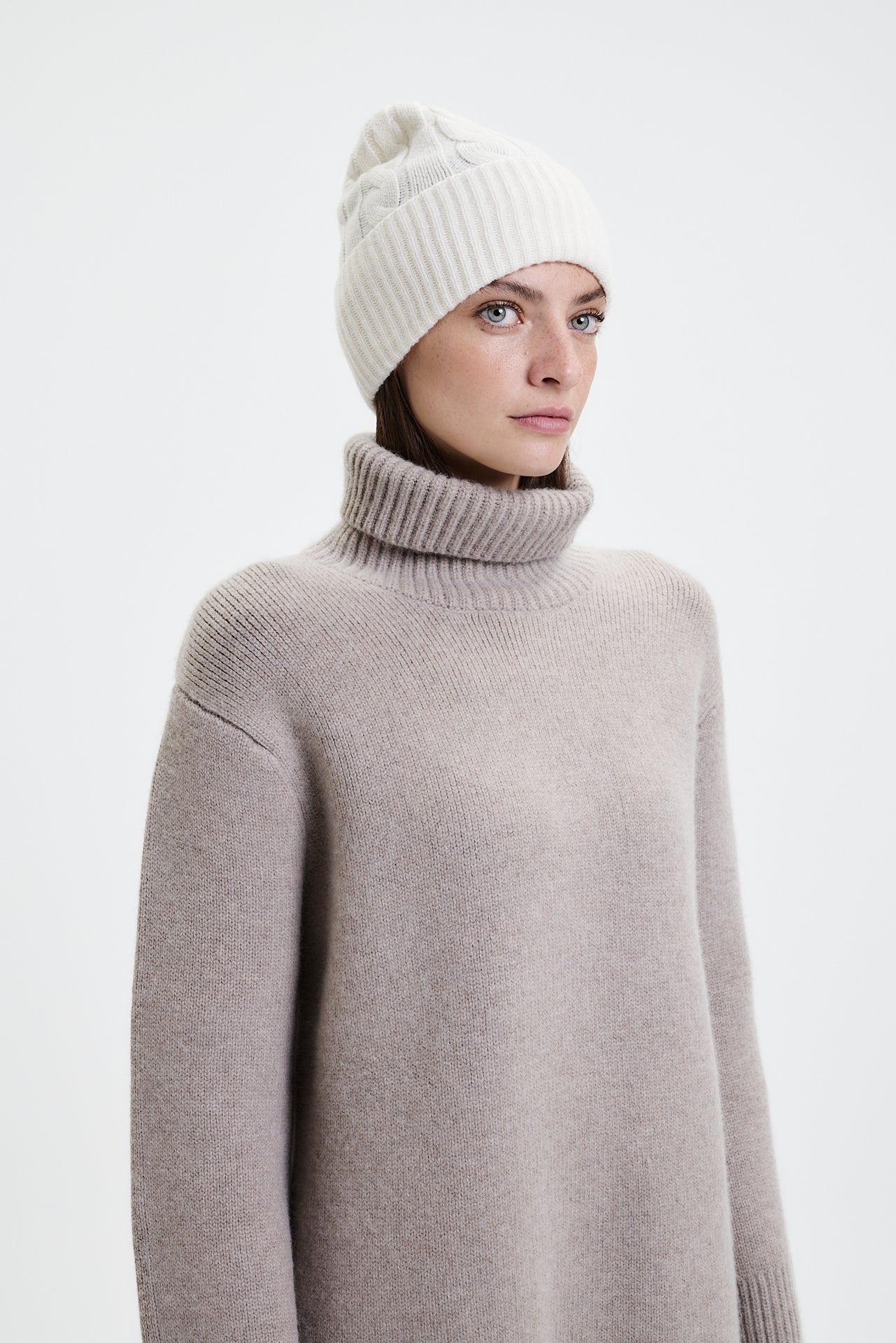 Cashmere Cable Beanie Off-White