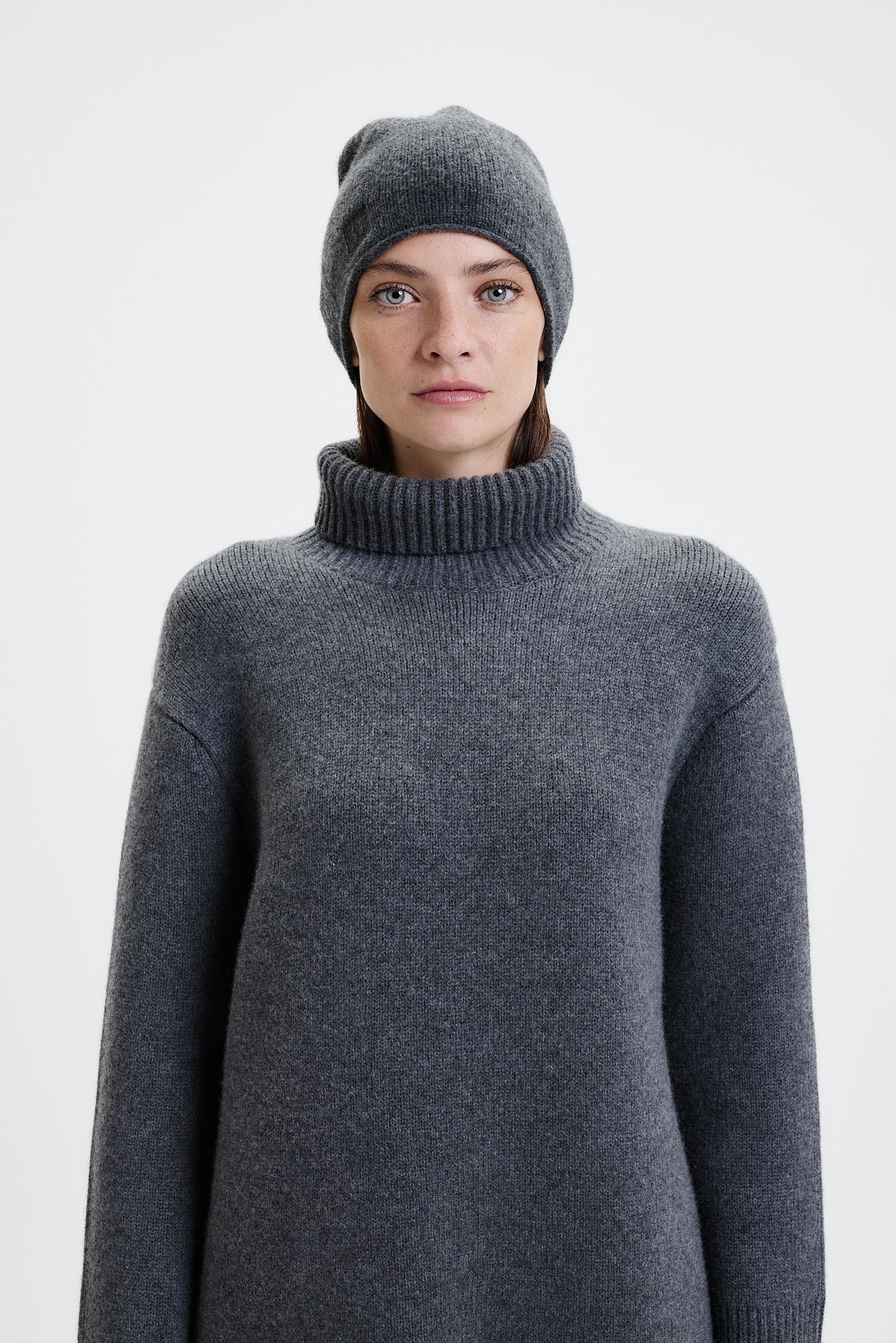 Cashmere Fine Beanie Graphite