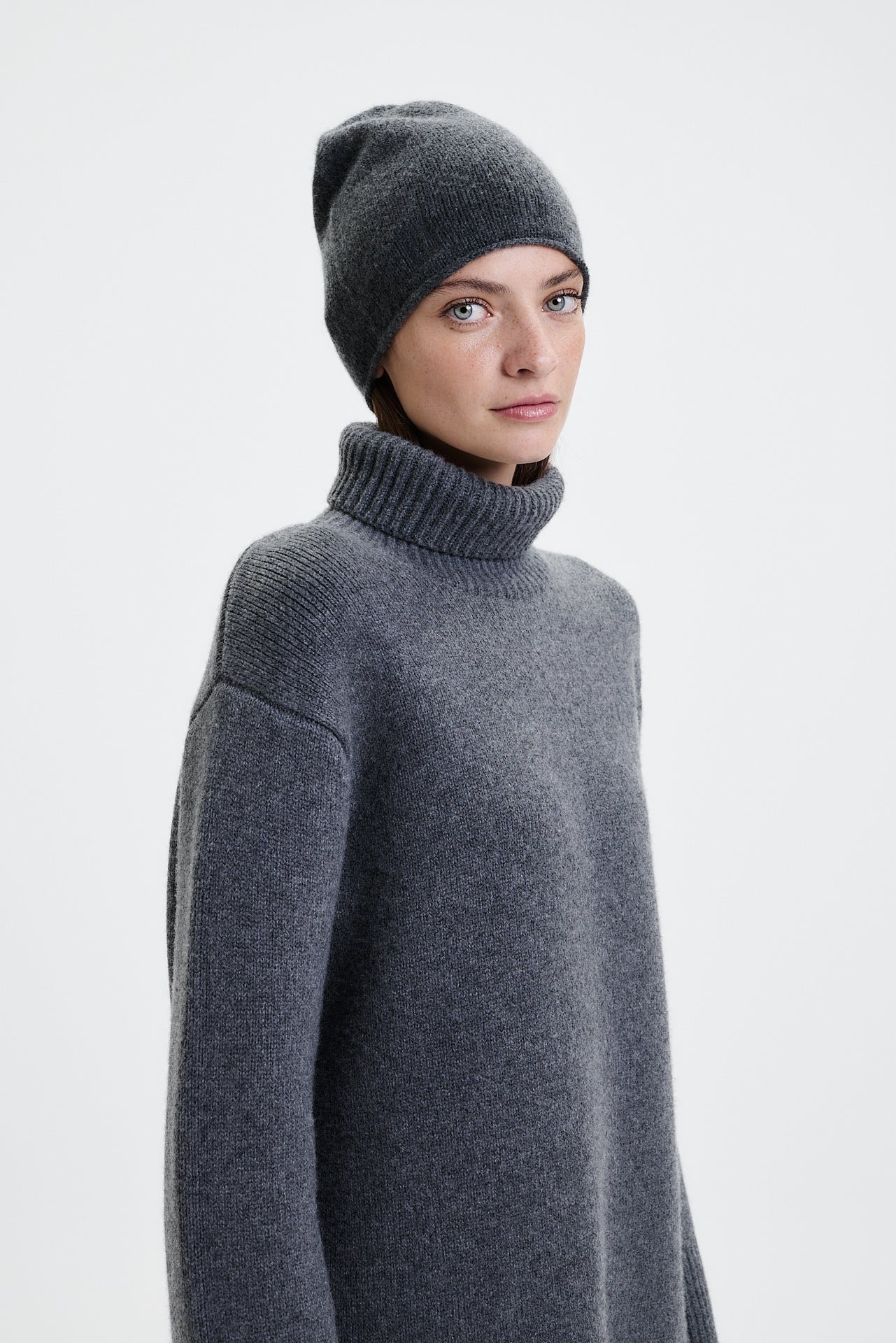 Cashmere Fine Beanie Graphite