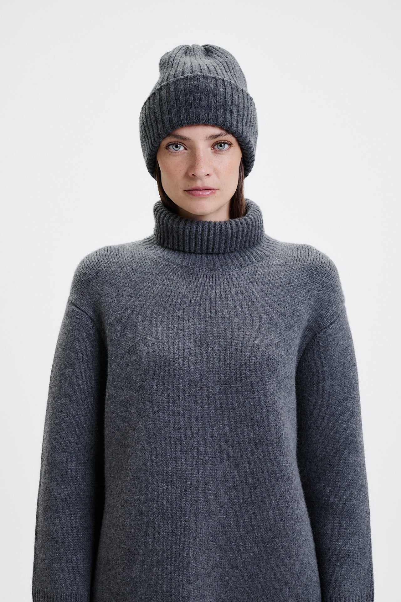 Cashmere Beanie Rib Knit Graphite