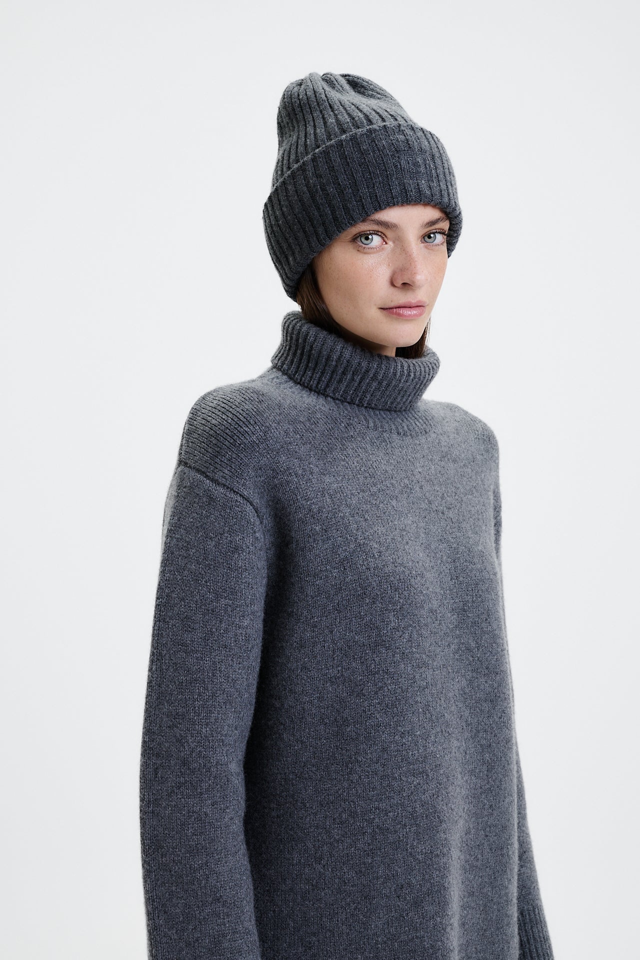 Cashmere Beanie Rib Knit Graphite