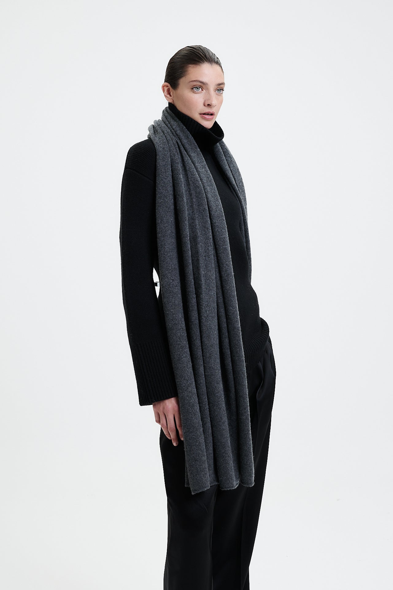 Cashmere Scarf Fine Knit Graphite