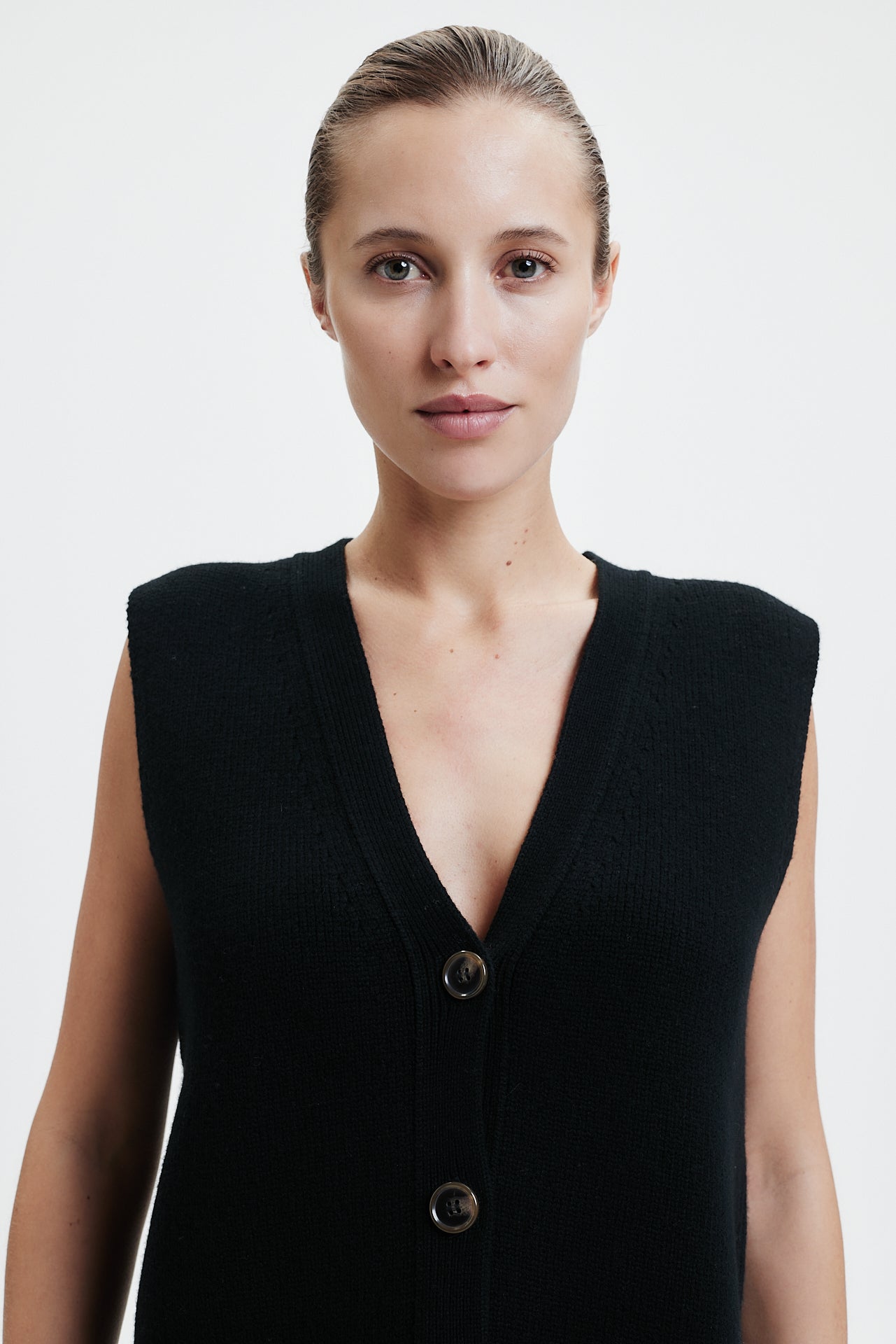 Chunky V-Neck Cardigan Vest Black