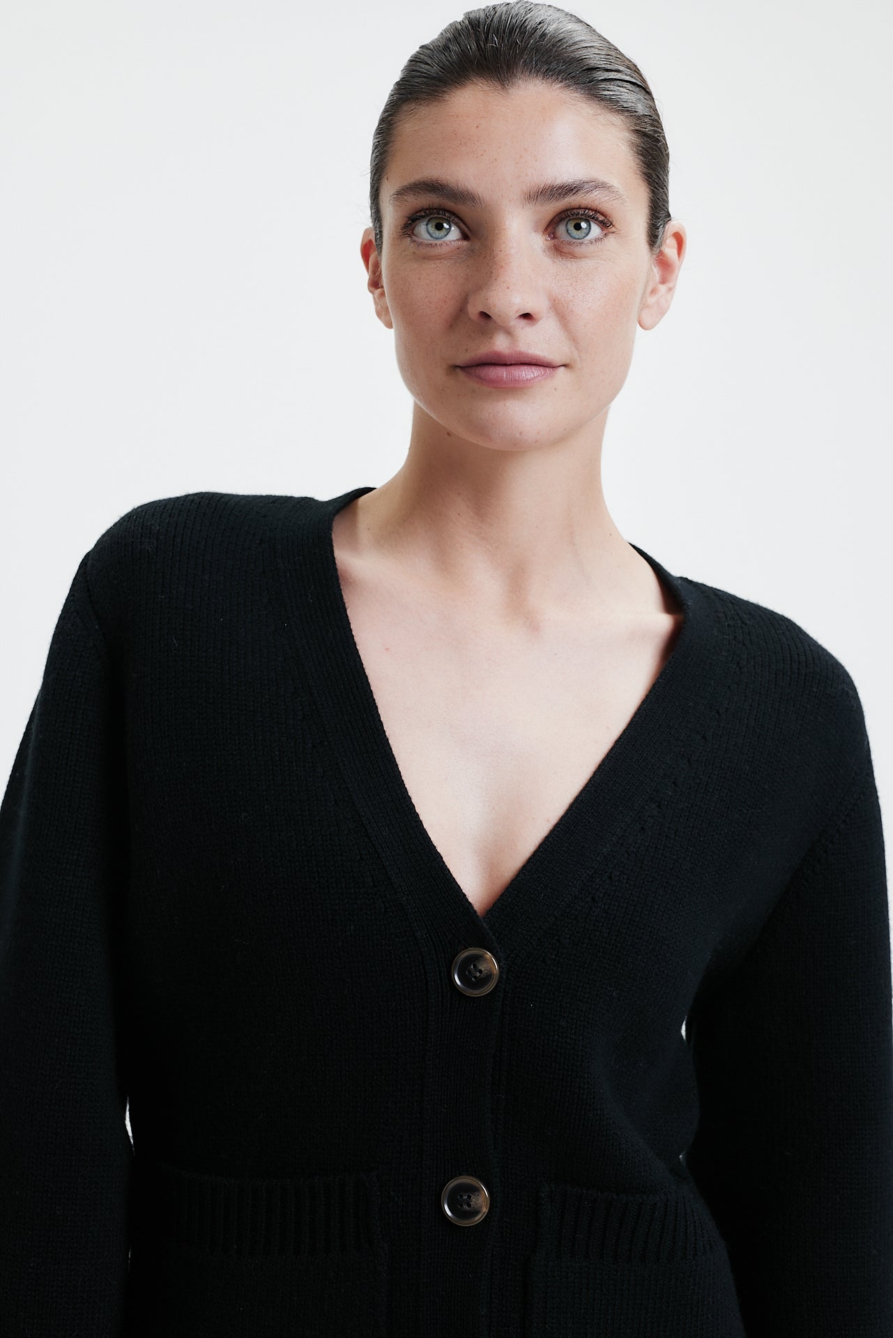 Chunky Cashmere V-Neck Cardigan Black