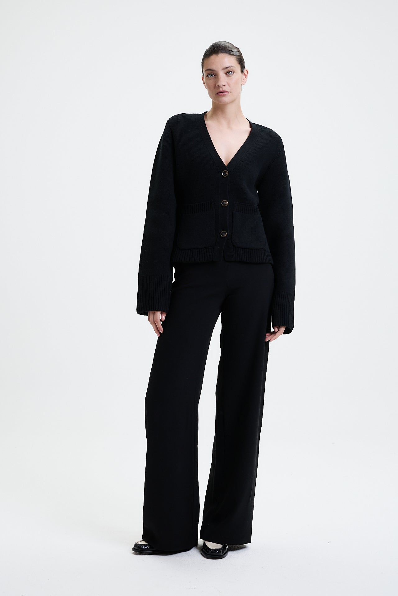 Chunky V-Neck Cardigan Black