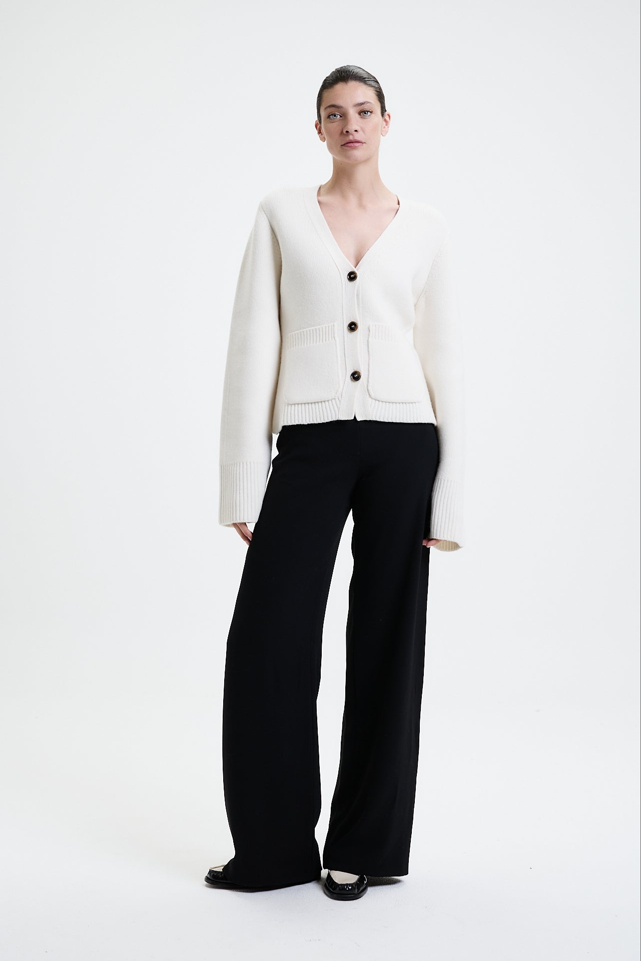 Chunky V-Neck Cardigan Off-White