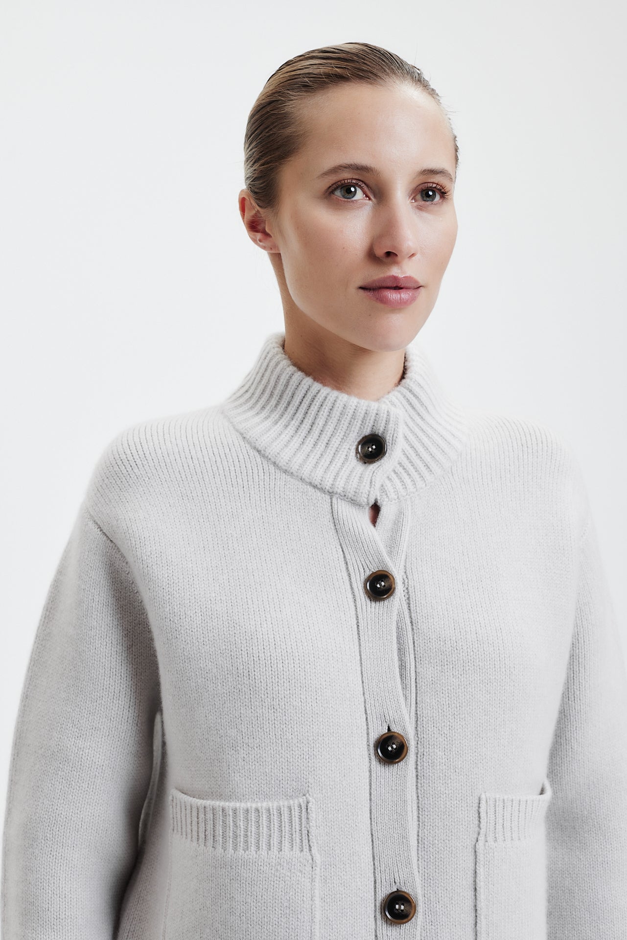 Chunky Cashmere Crewneck Cardigan Moon