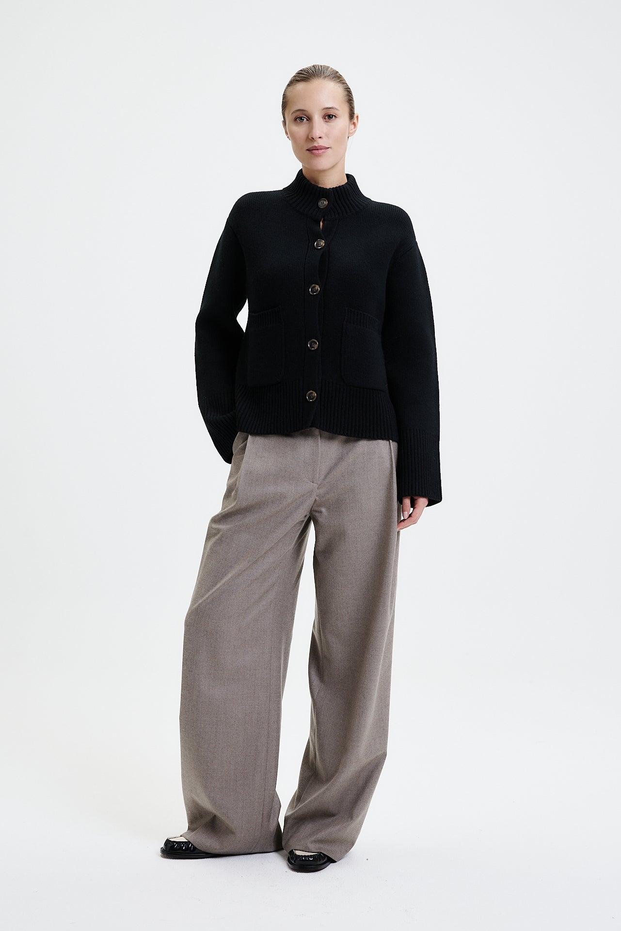 Chunky Crewneck Cardigan Black