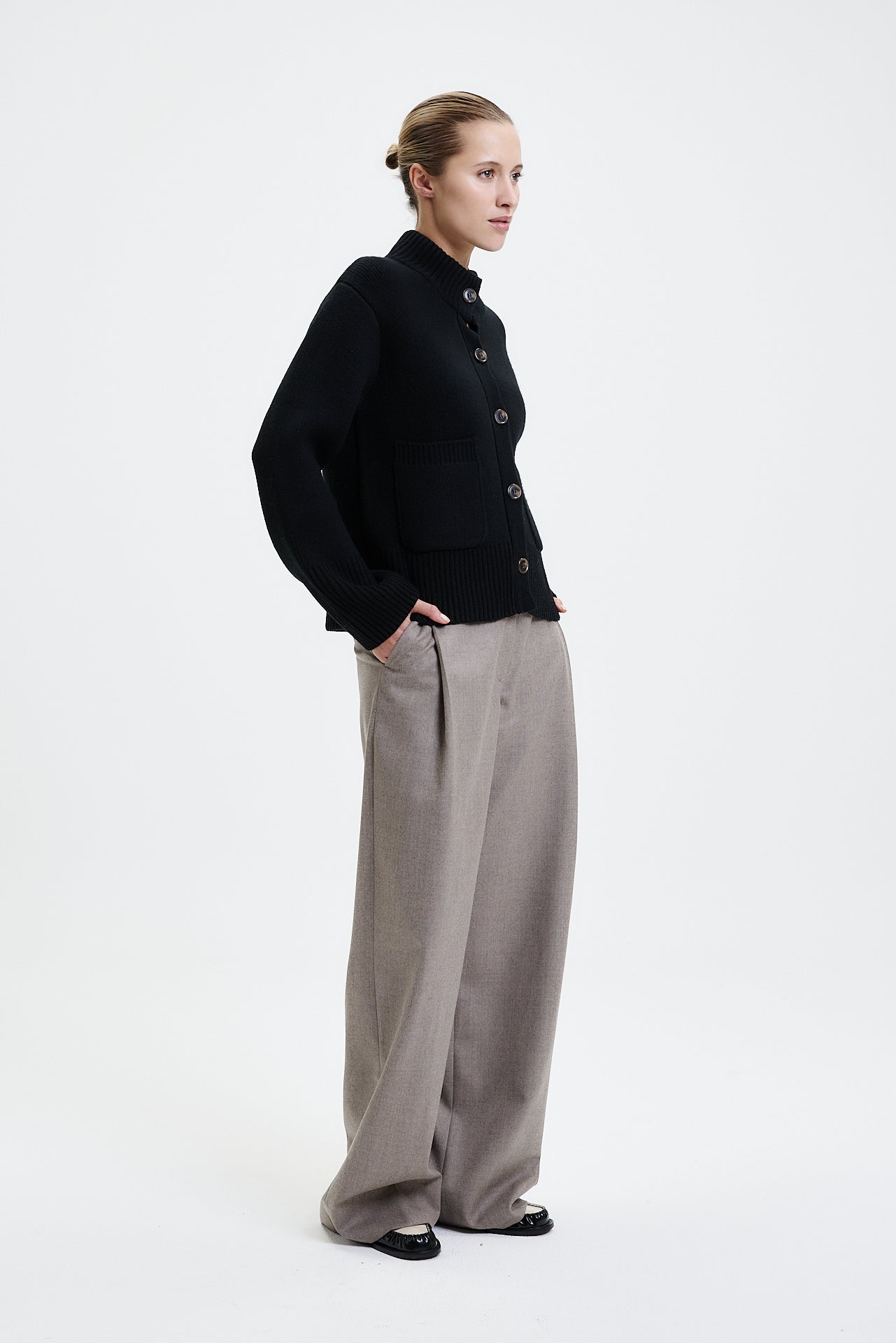 Chunky Crewneck Cardigan Black