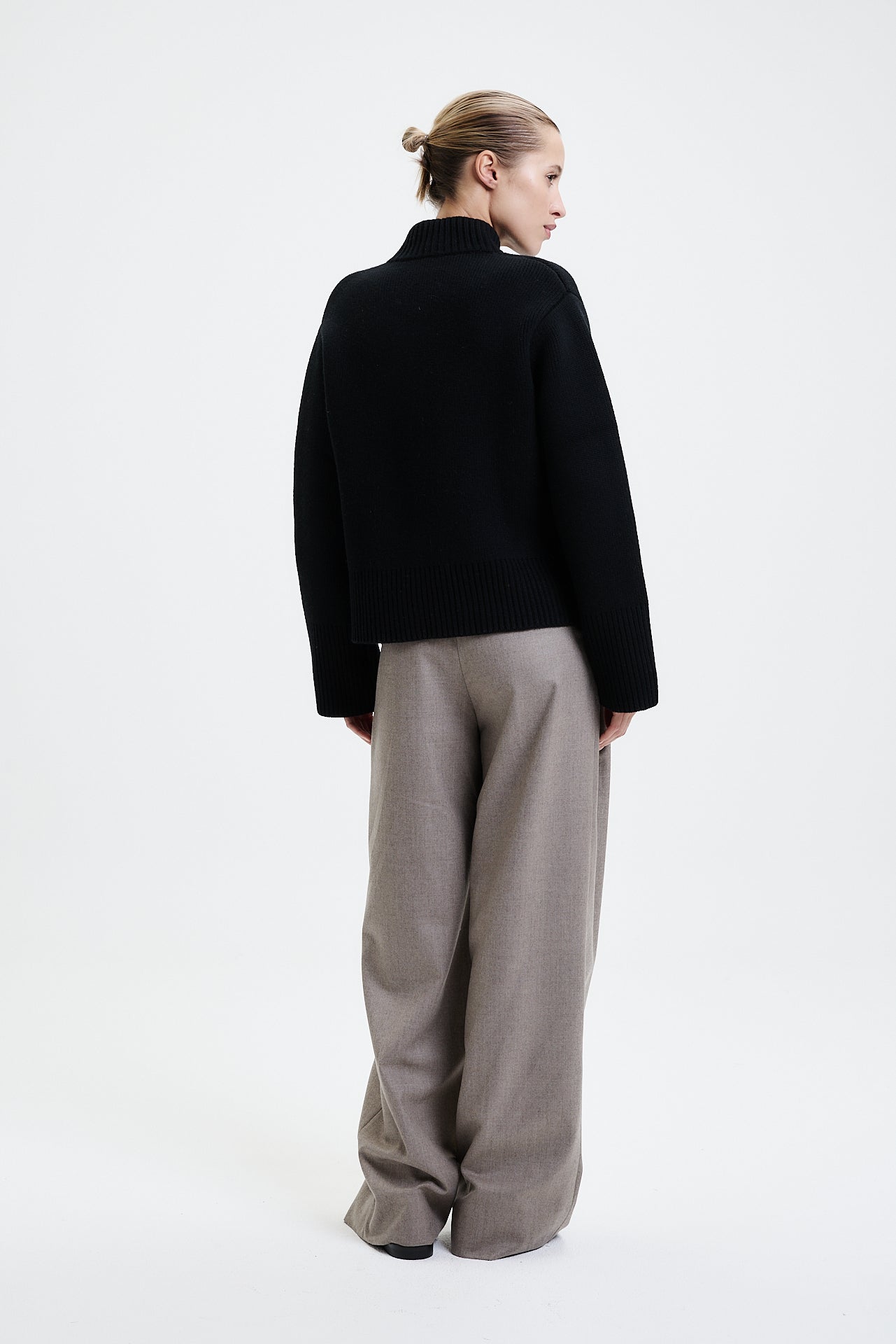 Chunky Crewneck Cardigan Black