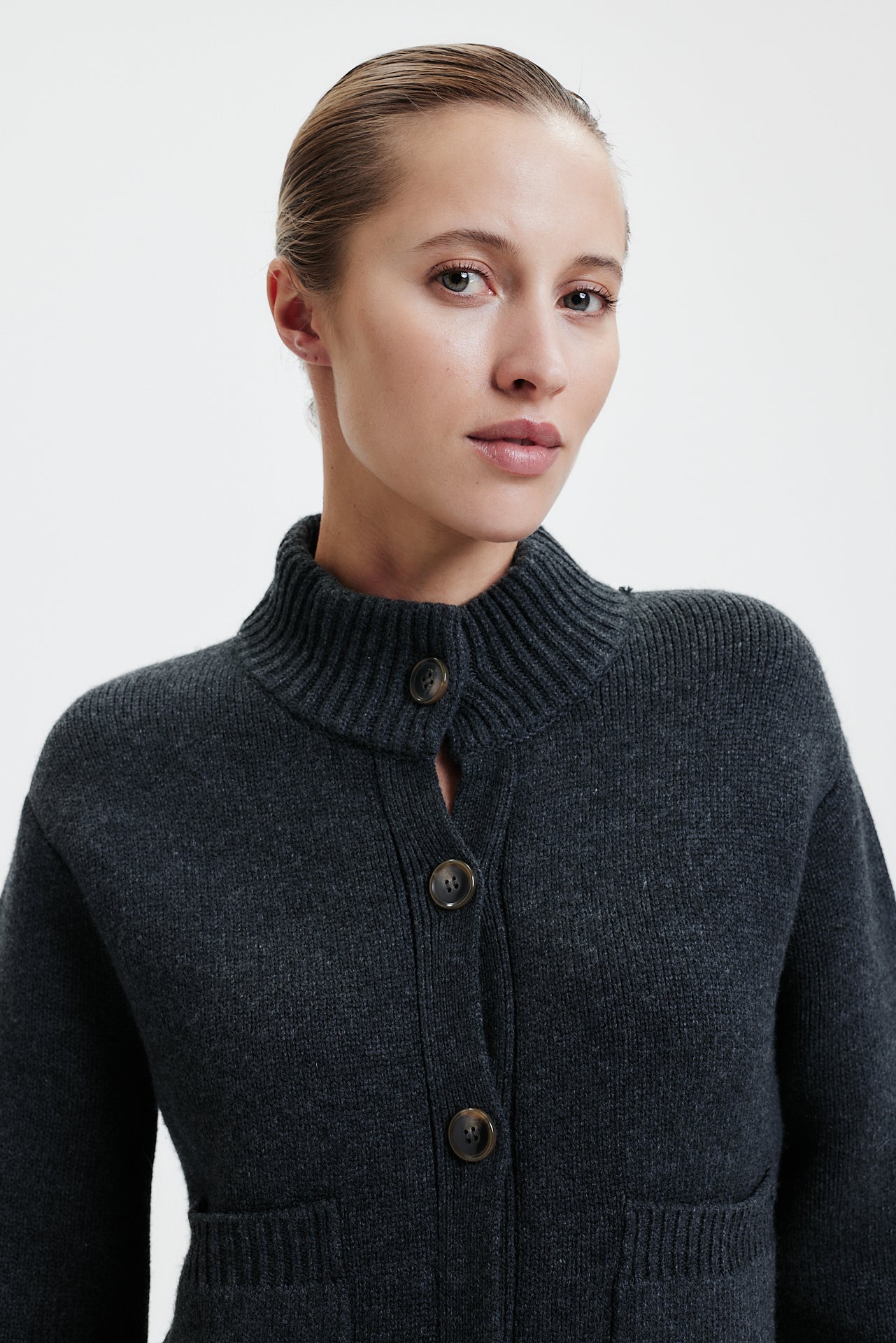 Chunky Crewneck Cardigan Graphite