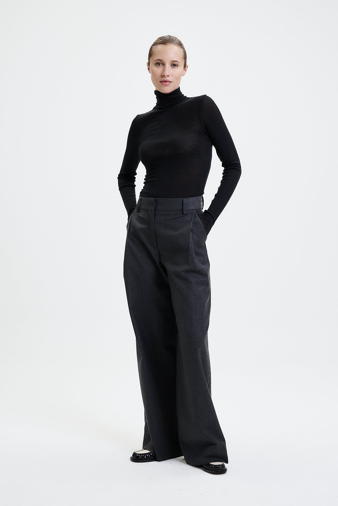 Wool Pleat Trousers Graphite