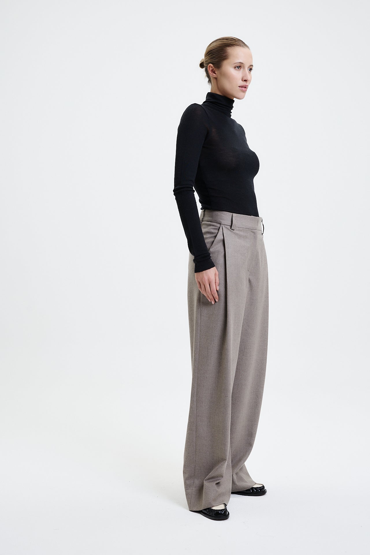 Wool Pleat Trousers Taupe