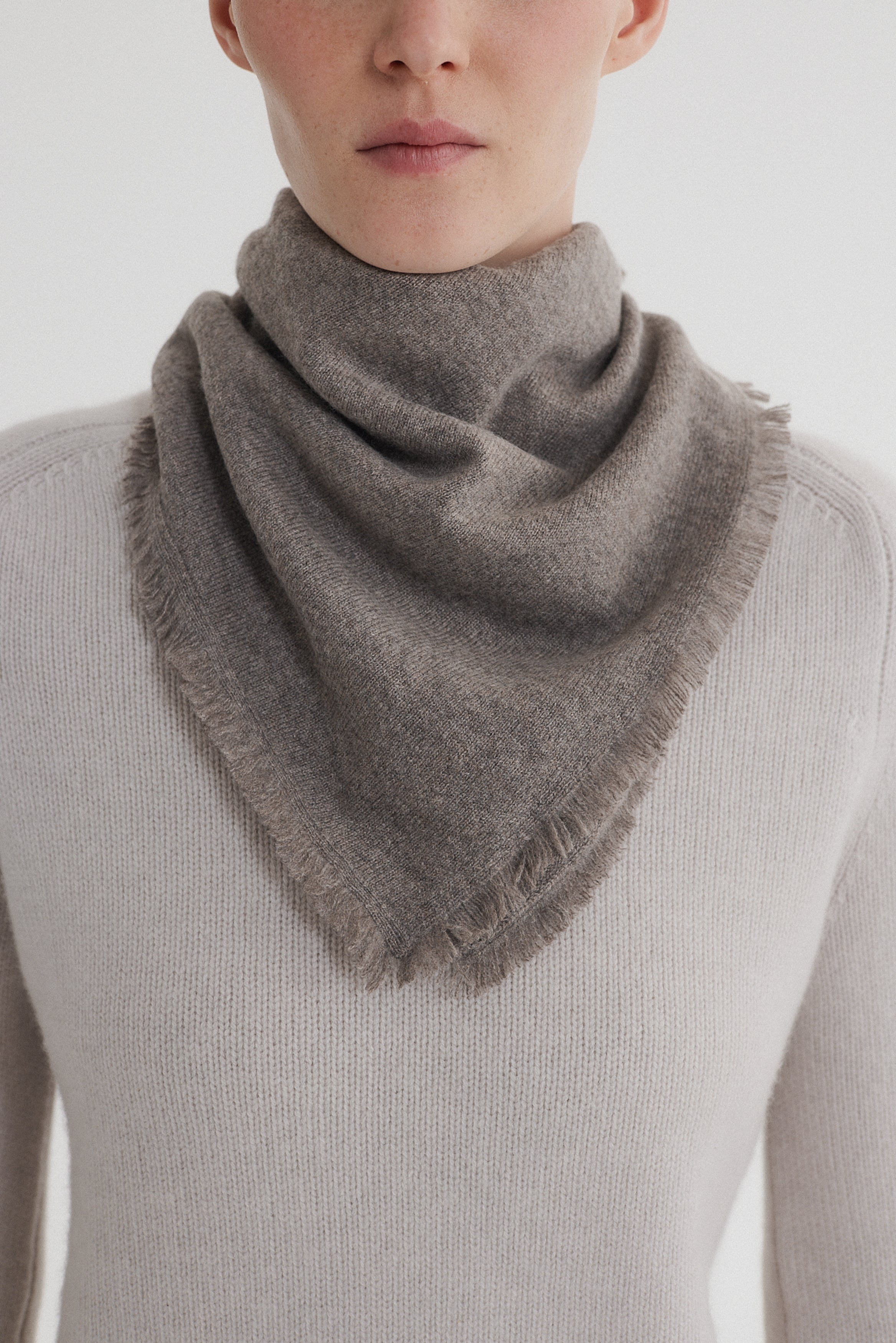 Noa 50 Bandana Dark Mocha