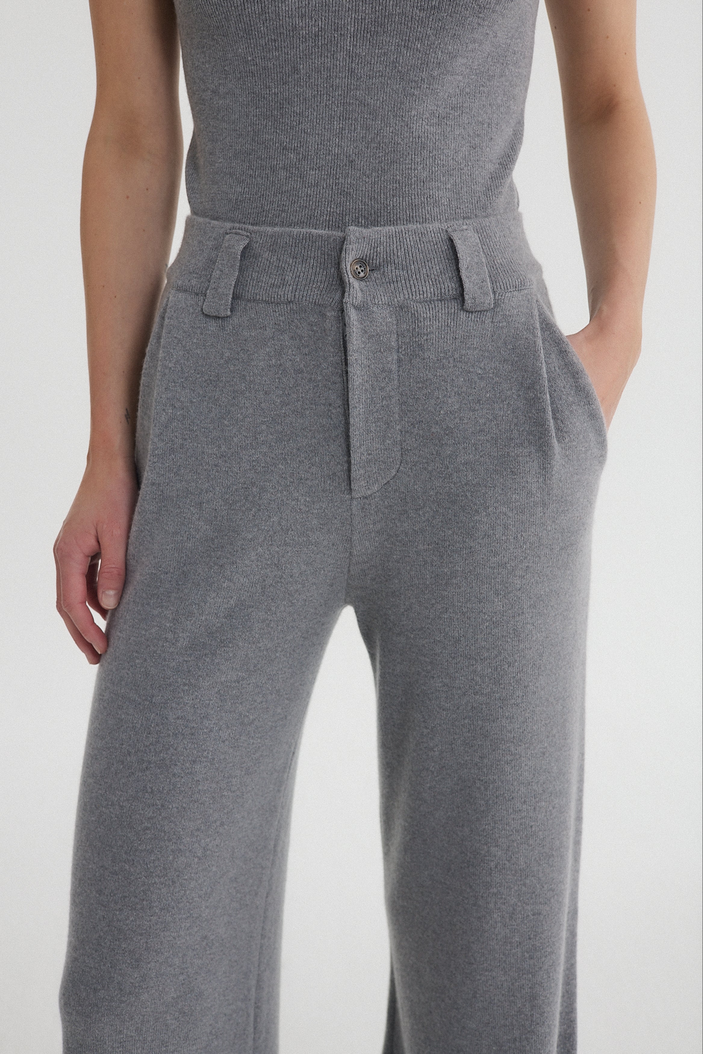 Nola Pants Grey