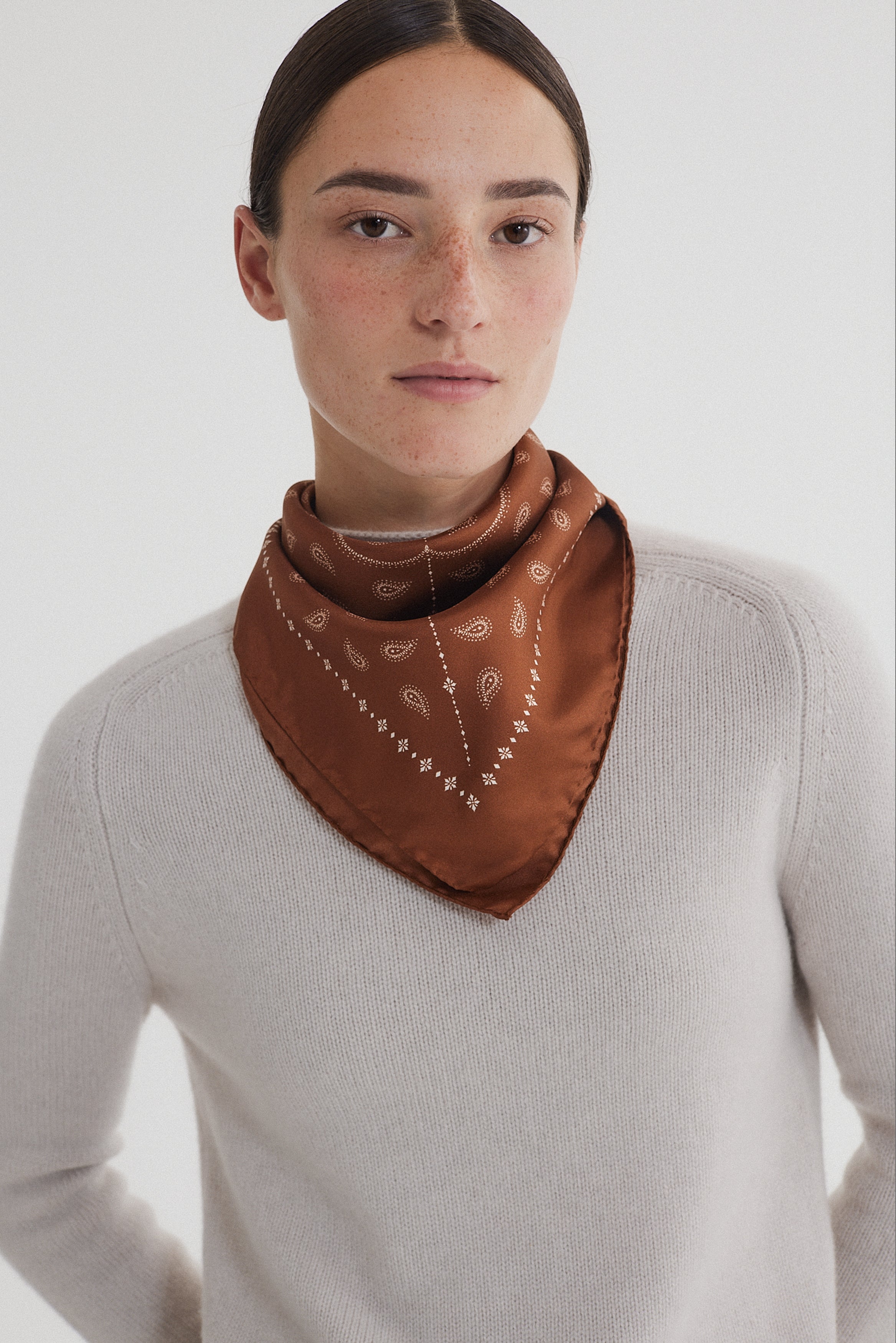 Silk Scarf Paisley 50 Sand