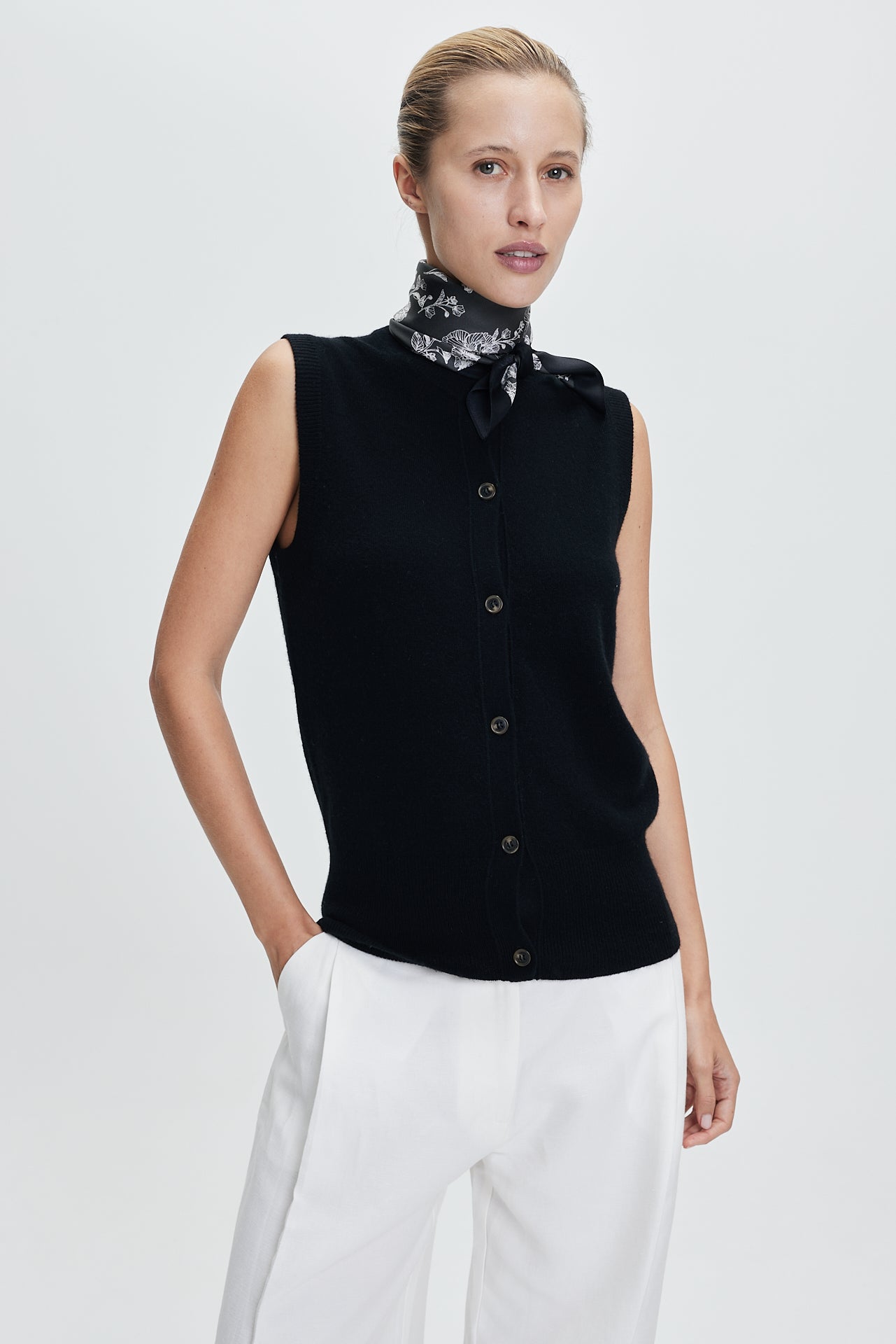 Silk Scarf Blossom 70 Black