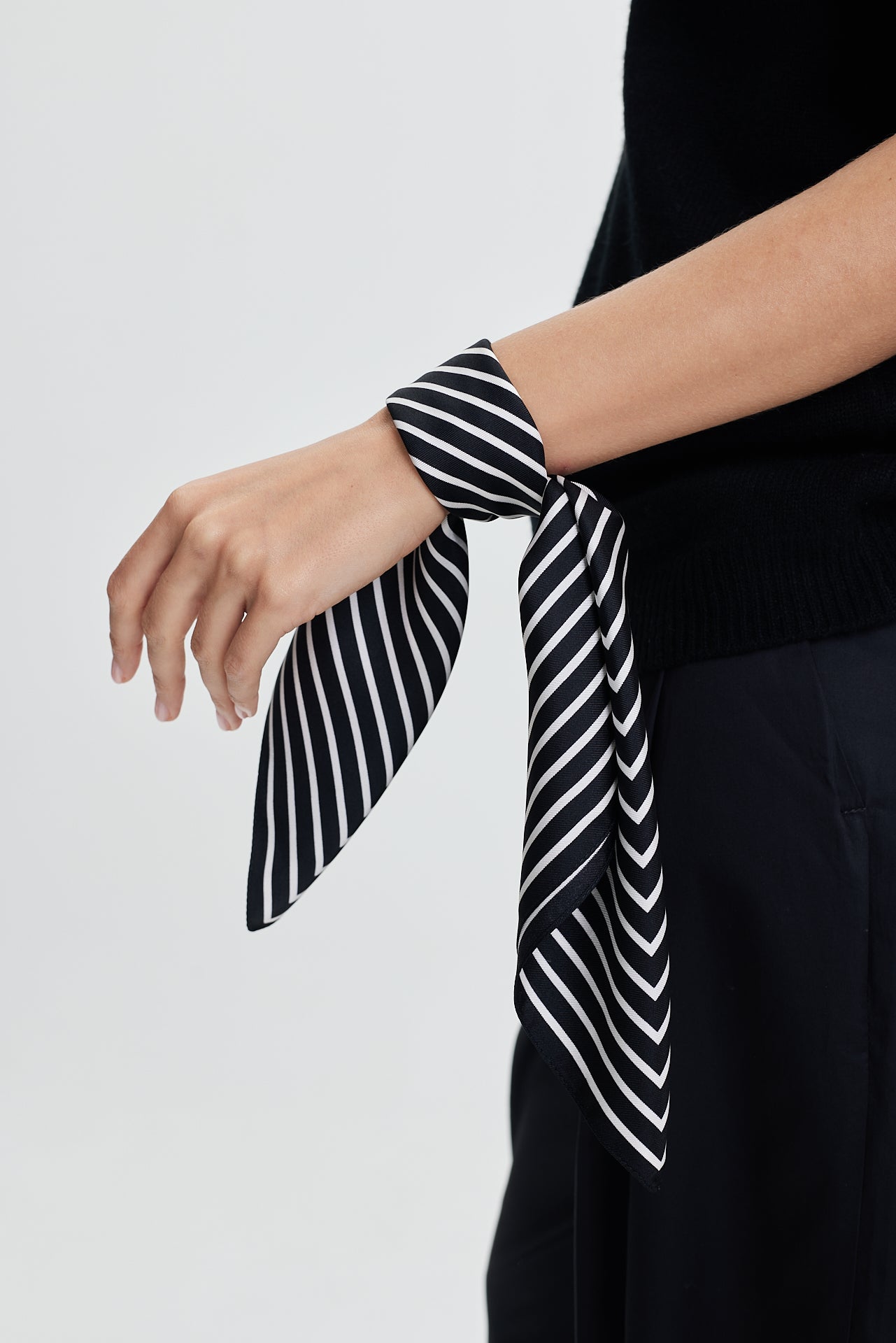 Silk Scarf Squares 50 Black