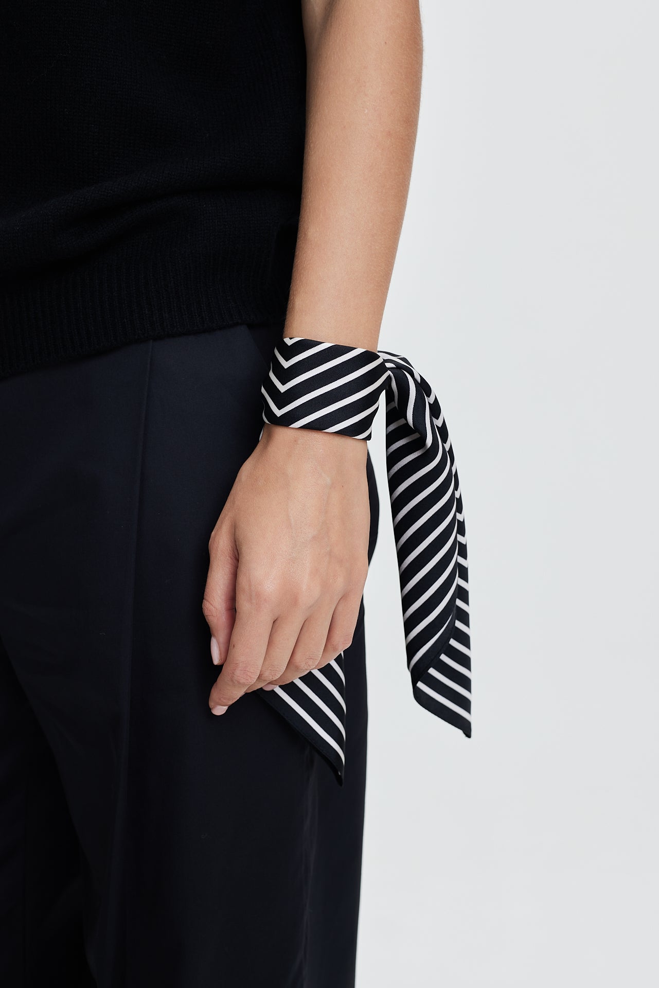 Silk Scarf Squares 50 Black