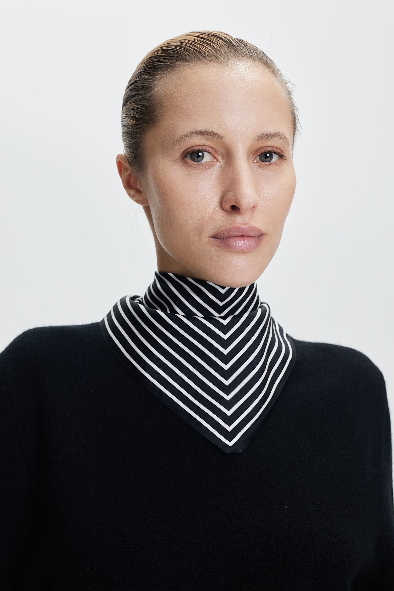 Silk Scarf Squares 50 Black