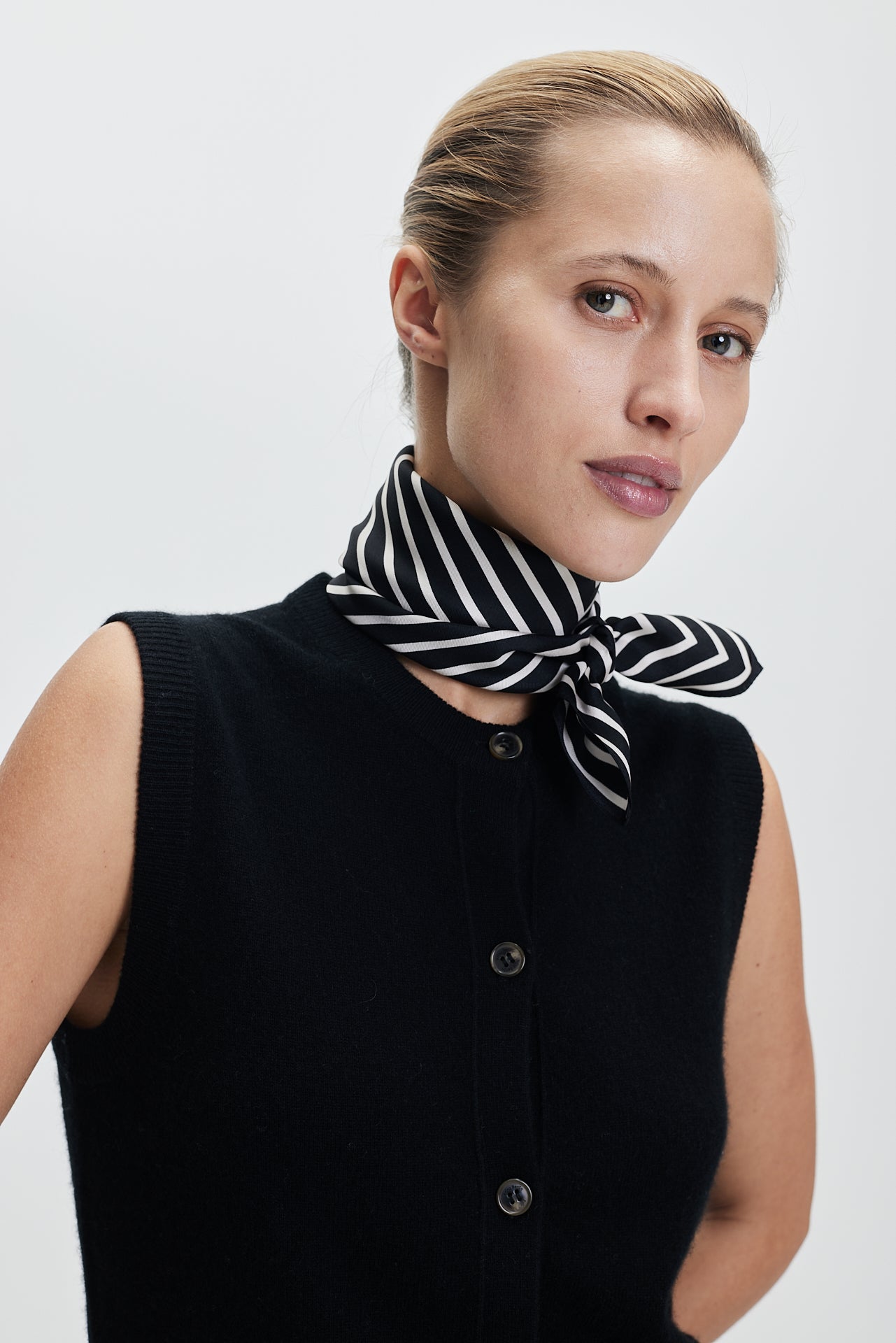 Silk Scarf Squares 70 Black