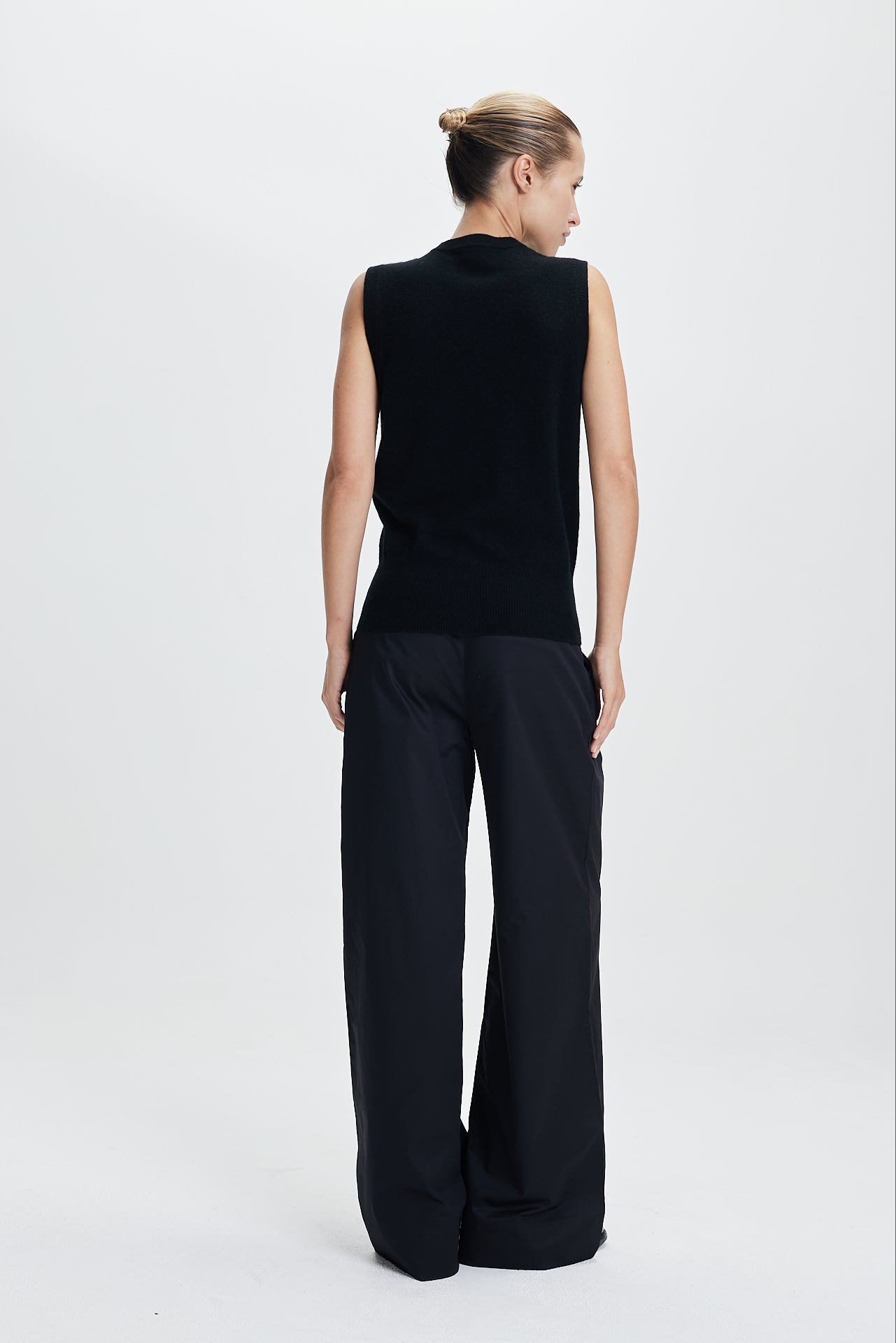 Fine Cashmere Cardigan Vest Black