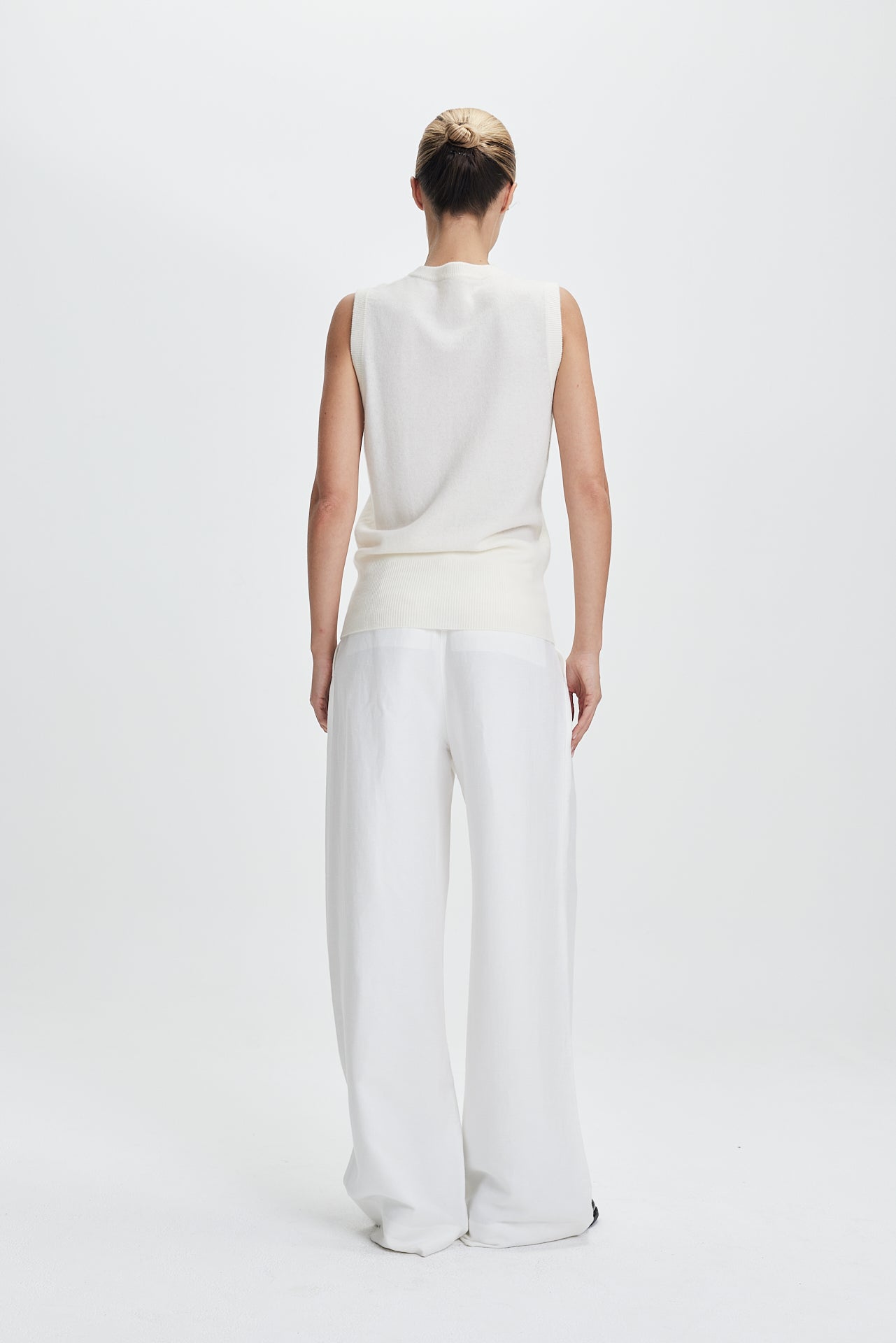 Fine Cashmere Cardigan Vest Off-White