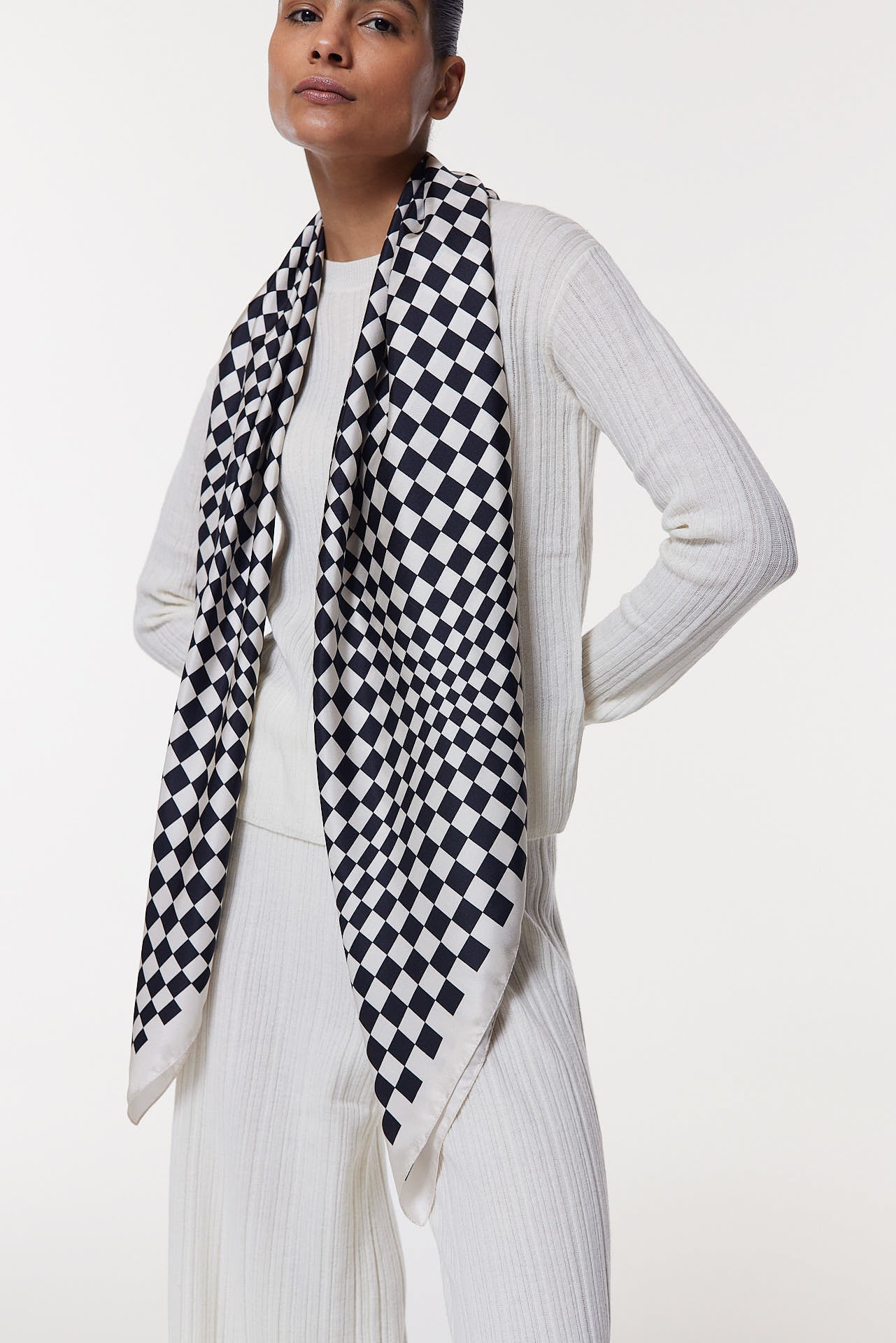 Seidentuch 123x123 Illusion Schwarz Prinz Berlin