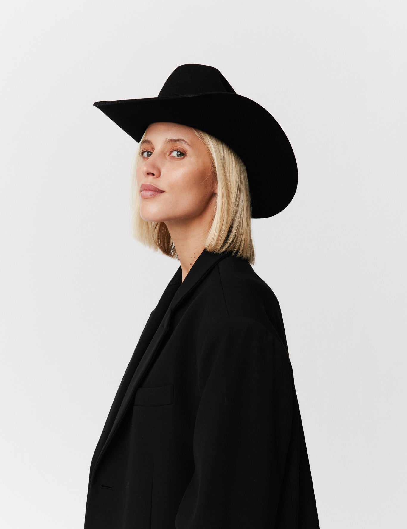 Cowboy Hut Damen aus Merino Wolle Schwarz Prinz Berlin Lookbook