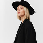 Fedora Hut Damen aus Merino Wolle Black Prinz Berlin Lookbook
