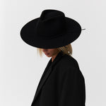 Fedora Hut Damen aus Merino Wolle Black Prinz Berlin Lookbook