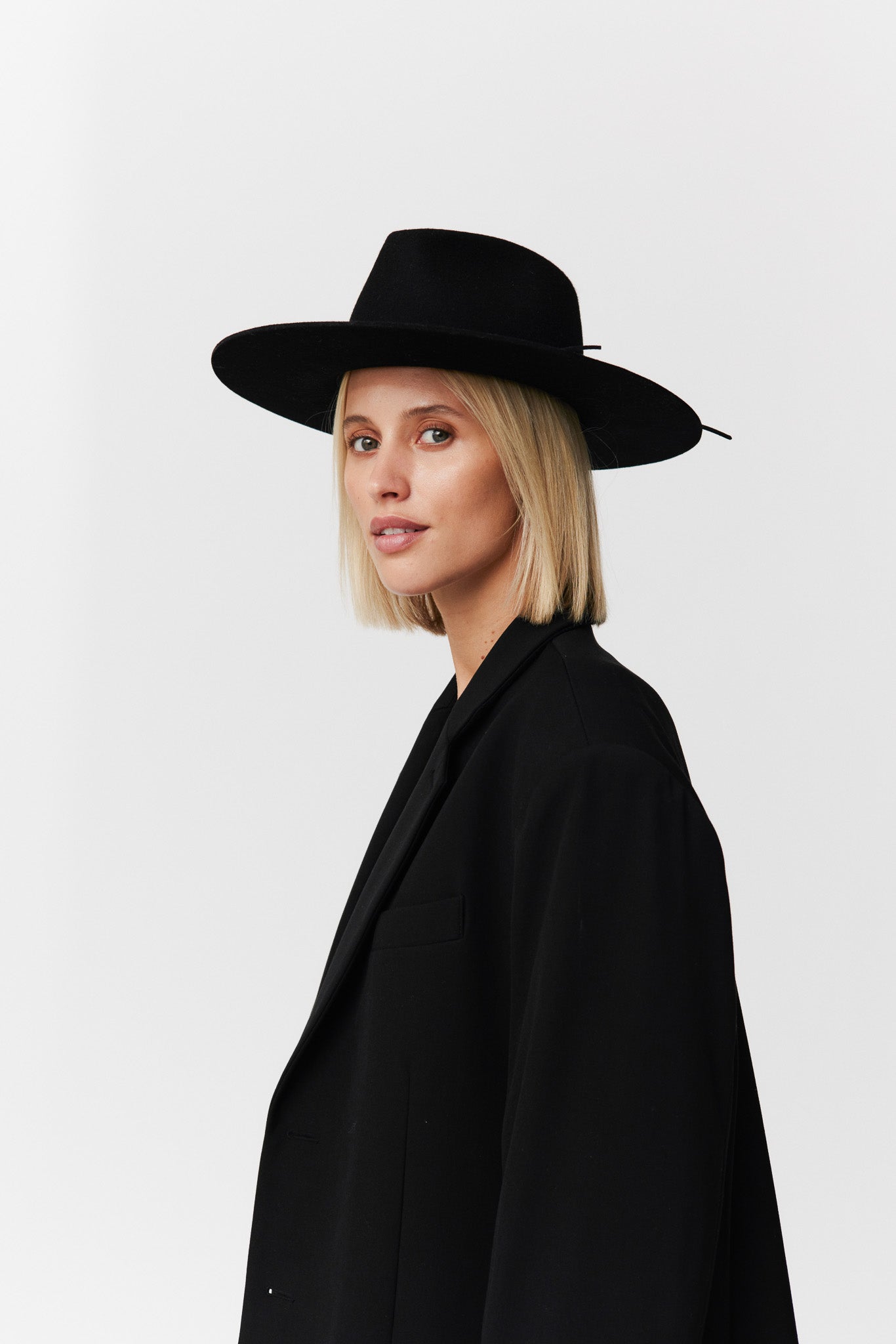 Fedora Hut Damen aus Merino Wolle Black Prinz Berlin Lookbook