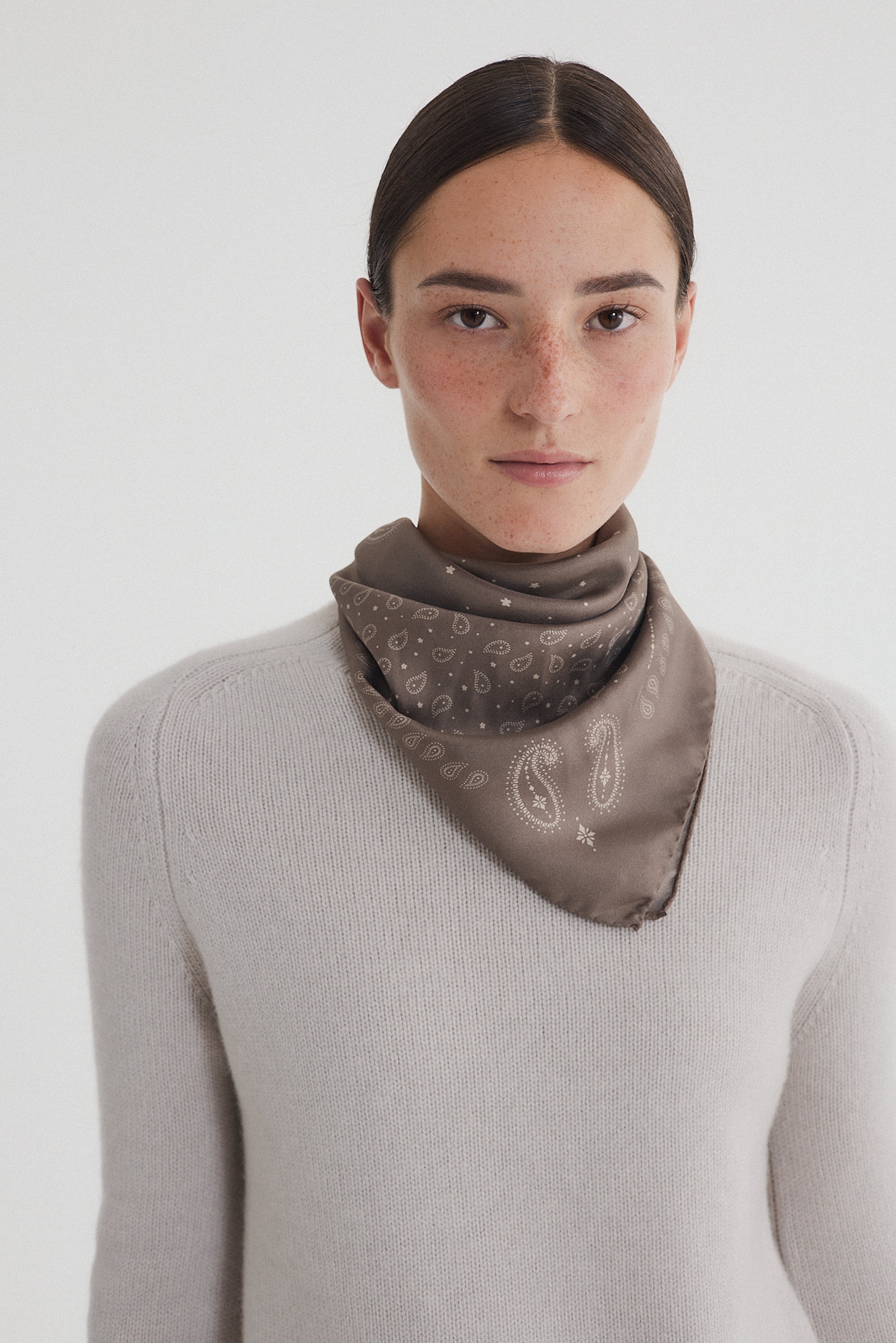 Silk Scarf Paisley 50 Sand