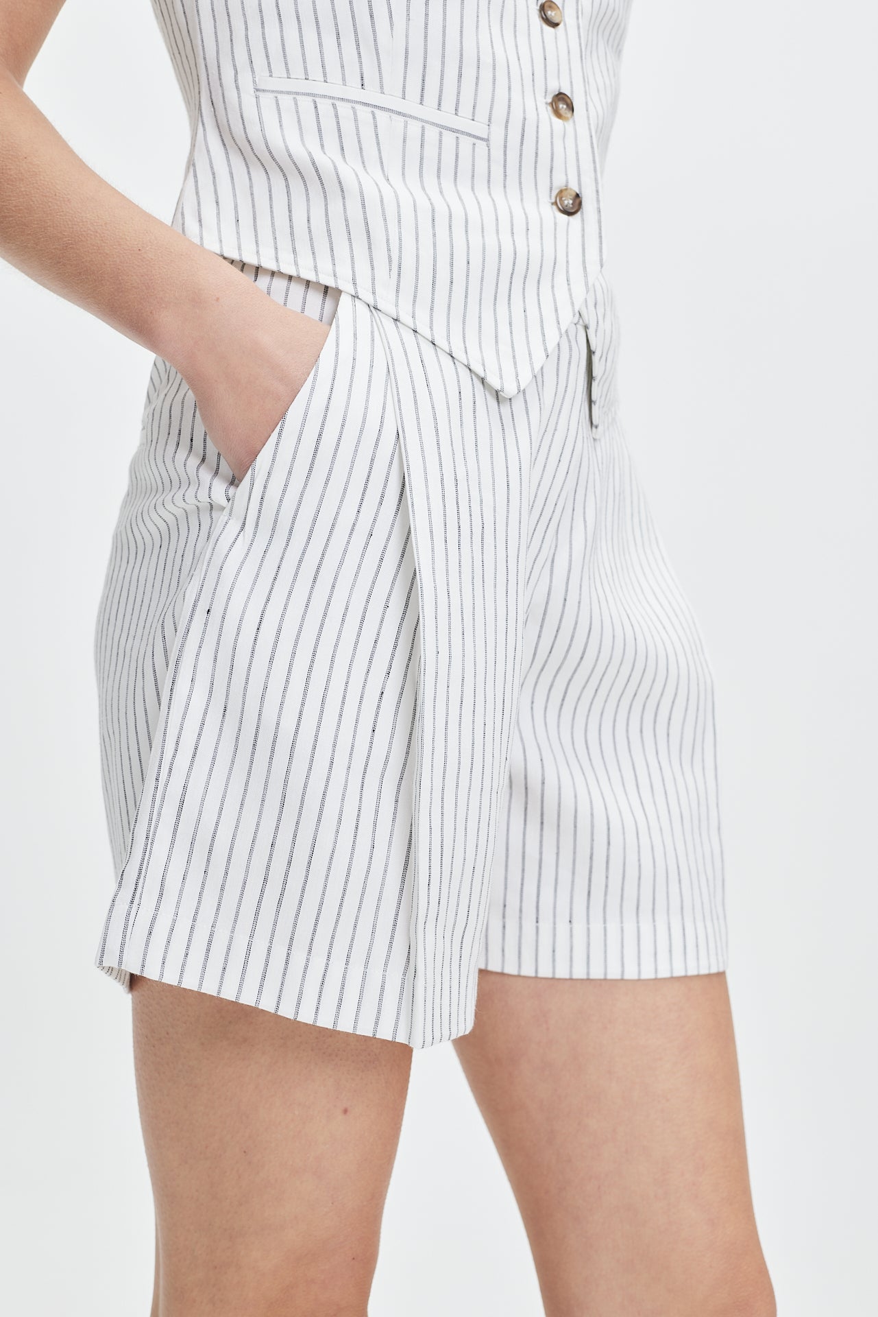 Lumi Shorts Off-White Stripes