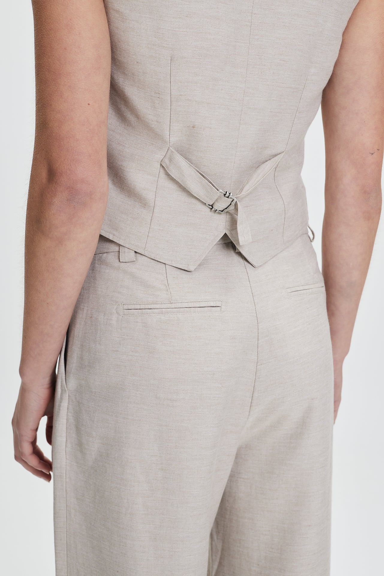 Leni Vest Taupe