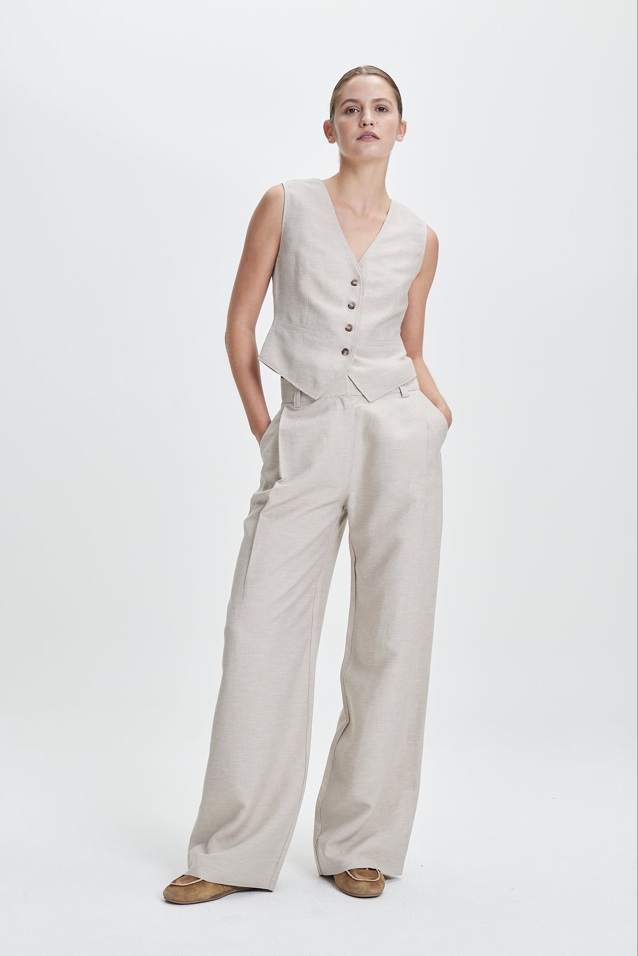 Leni Vest Taupe