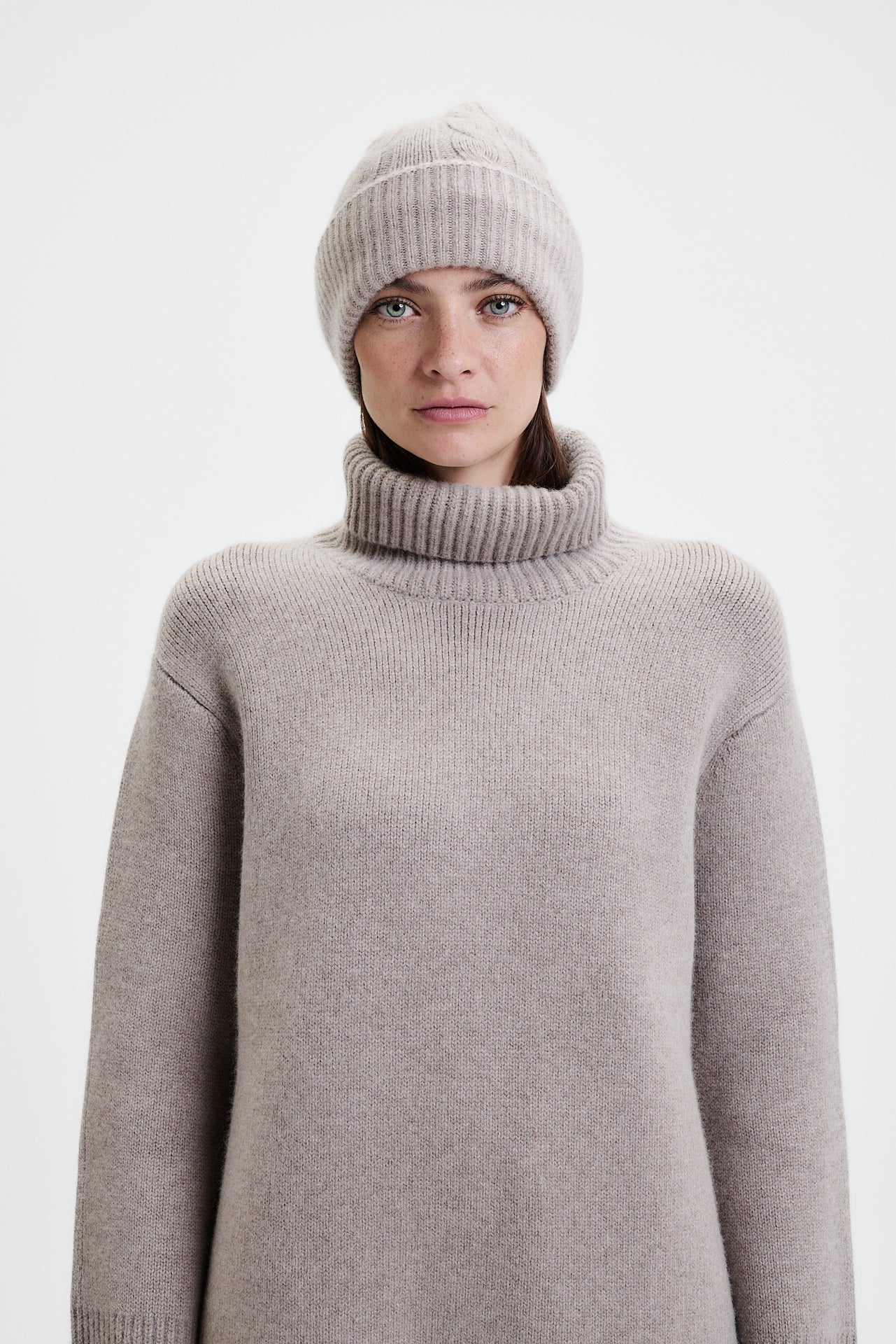 Cashmere Beanie Cable Knit Taupe 