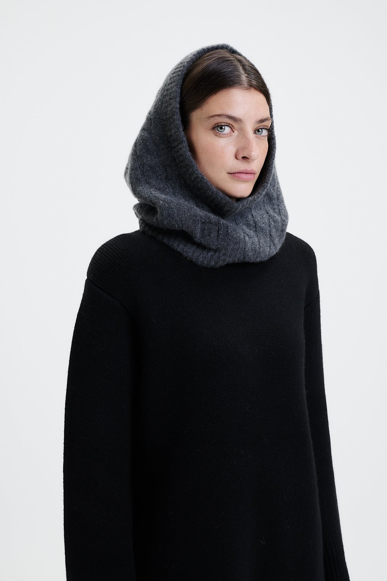 Cashmere Hood Cable Knit Graphite